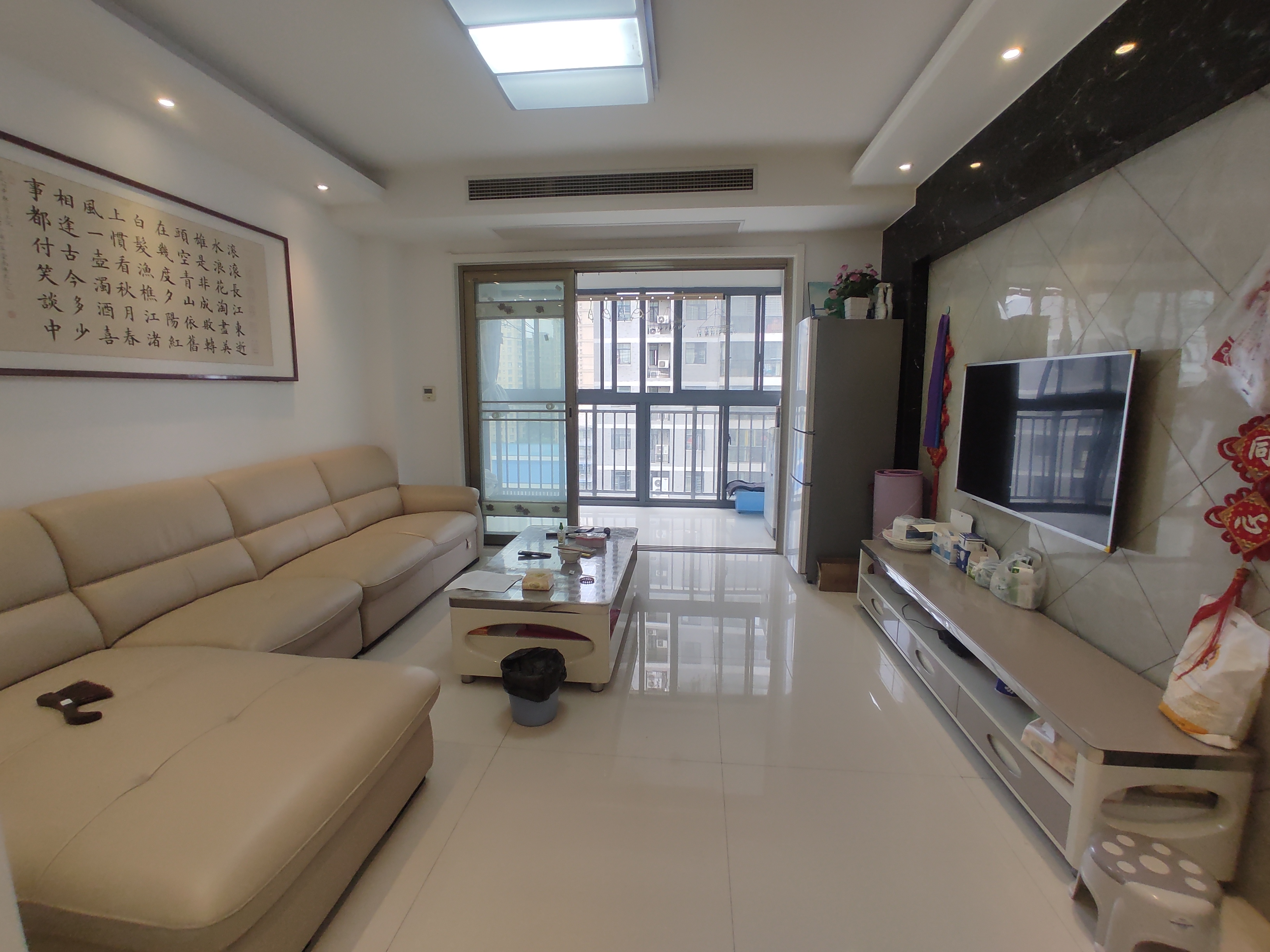 田园国际.精装三房.房子成色新.看房方便