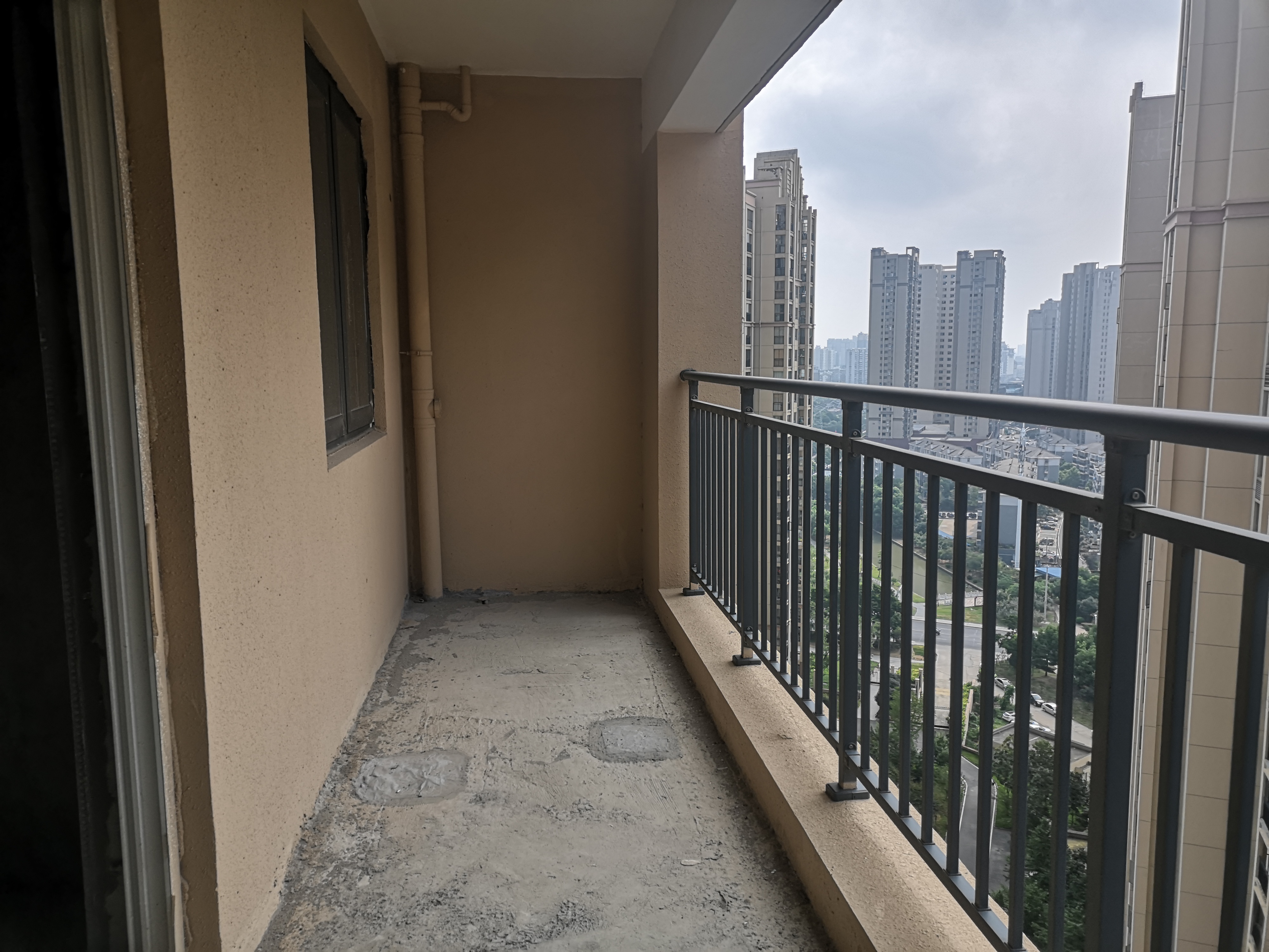 南国明珠毛坯大三房好楼层看房有钥匙