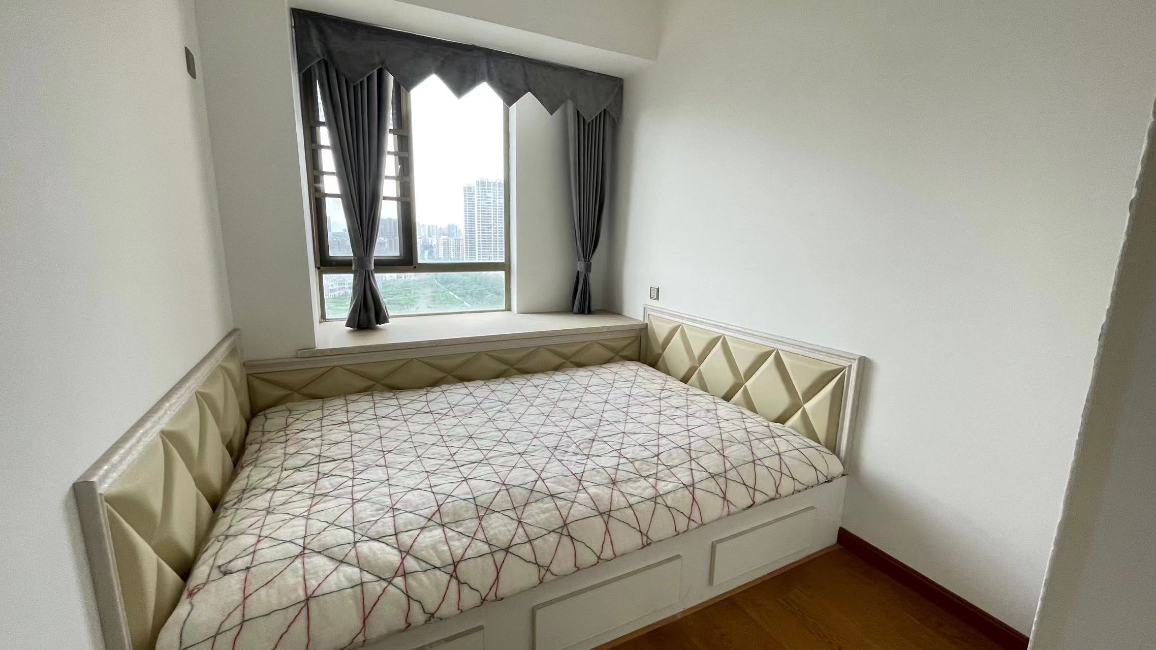 南国明珠精装三房中间楼层看房方便