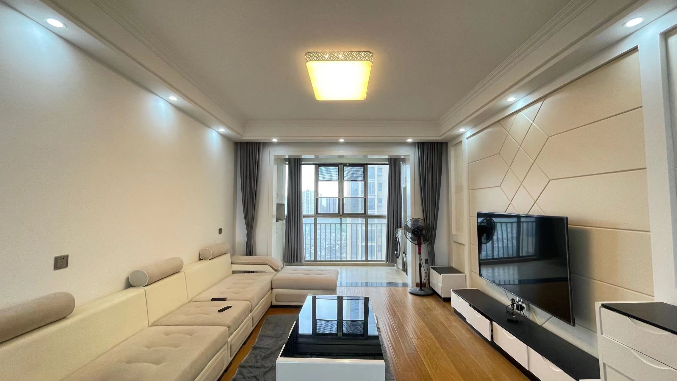 南国明珠精装三房中间楼层看房方便