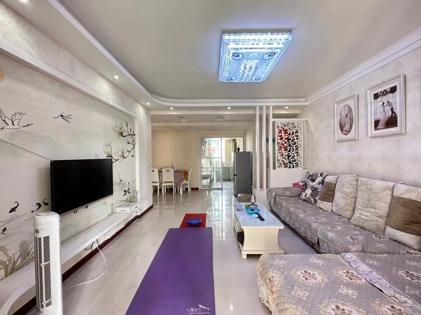 东城国际.精装三房两卫.出行方便.证件满二