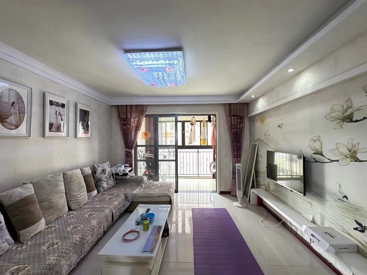 东城国际.精装三房两卫.出行方便.证件满二