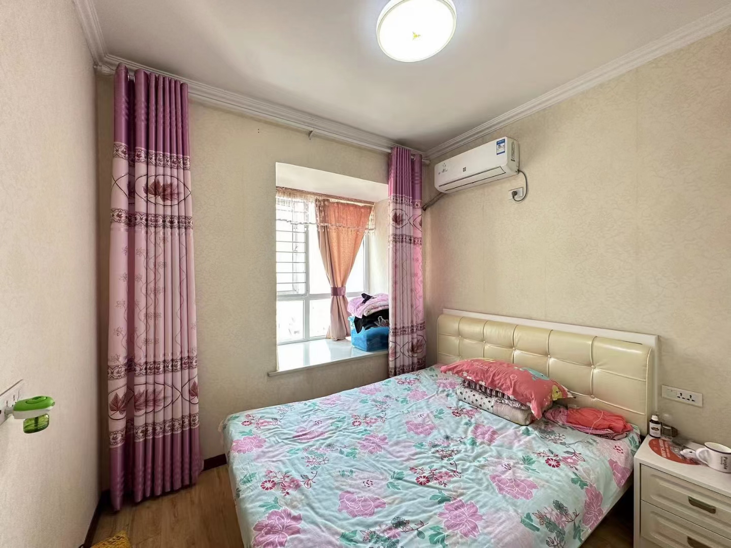 东城国际.精装三房两卫.出行方便.证件满二