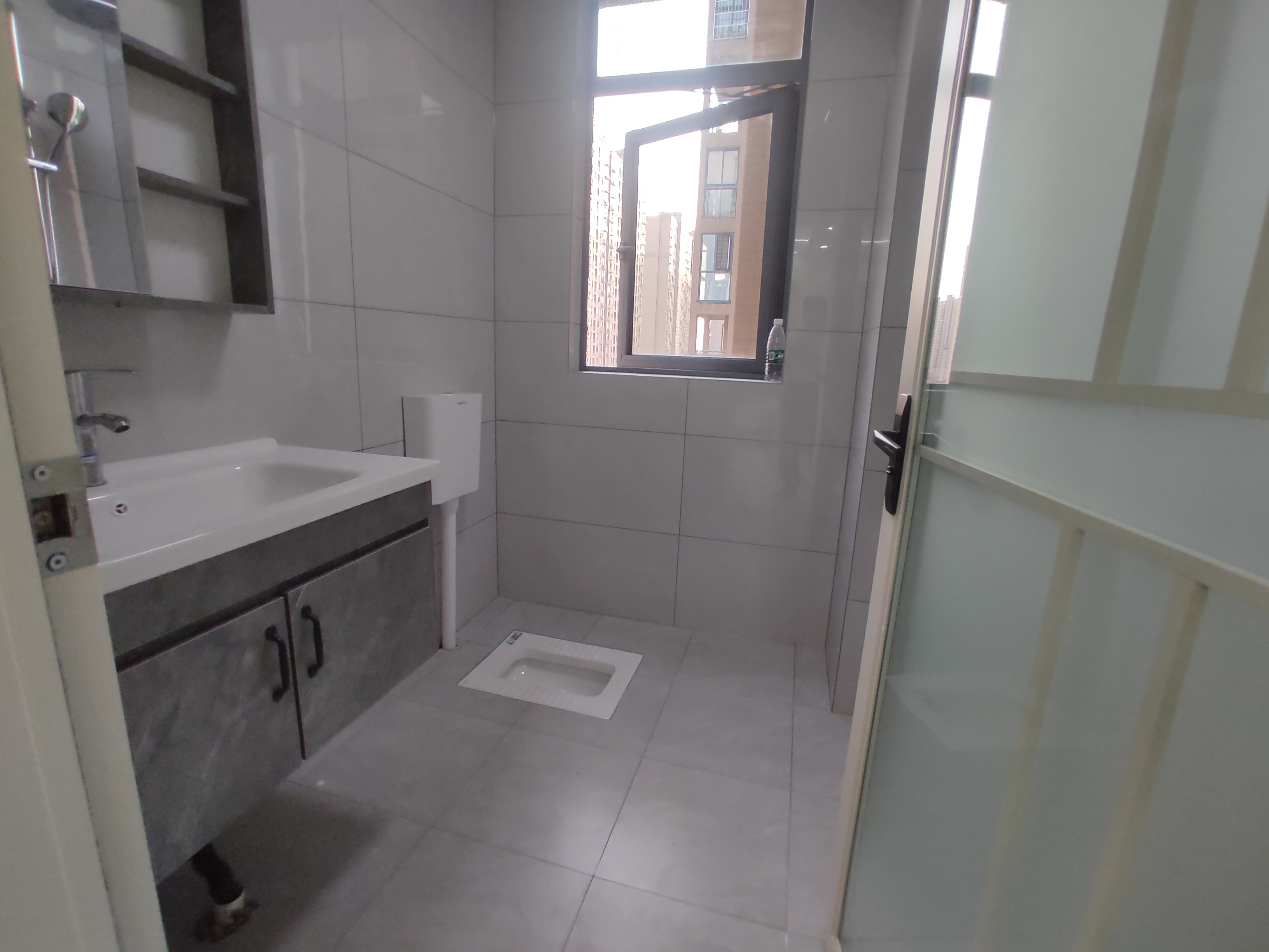 紫润尚城.全新装修三房.证件满二.看房方便