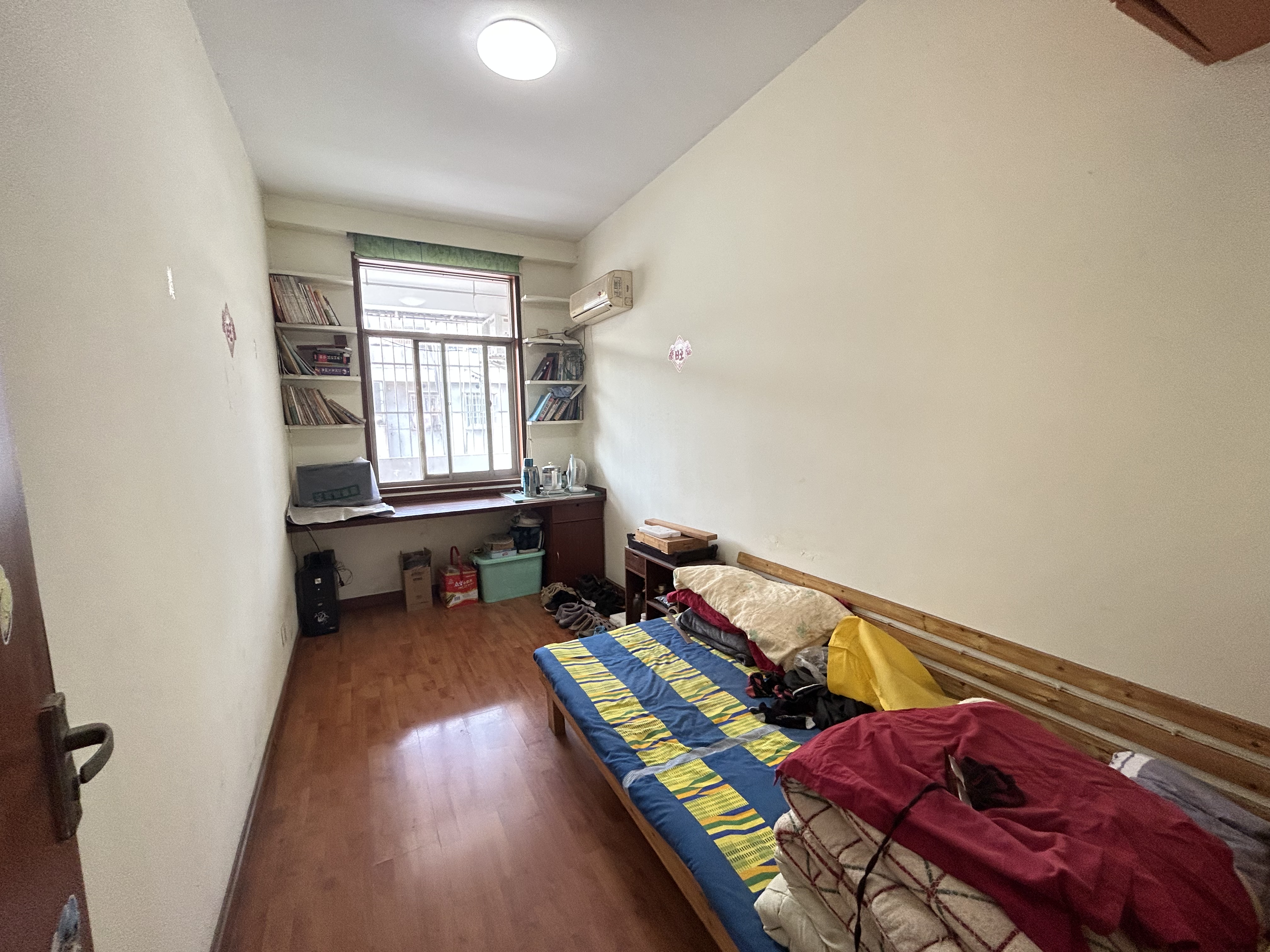 春江花园精装三房地段好装修保养好直接拎包住