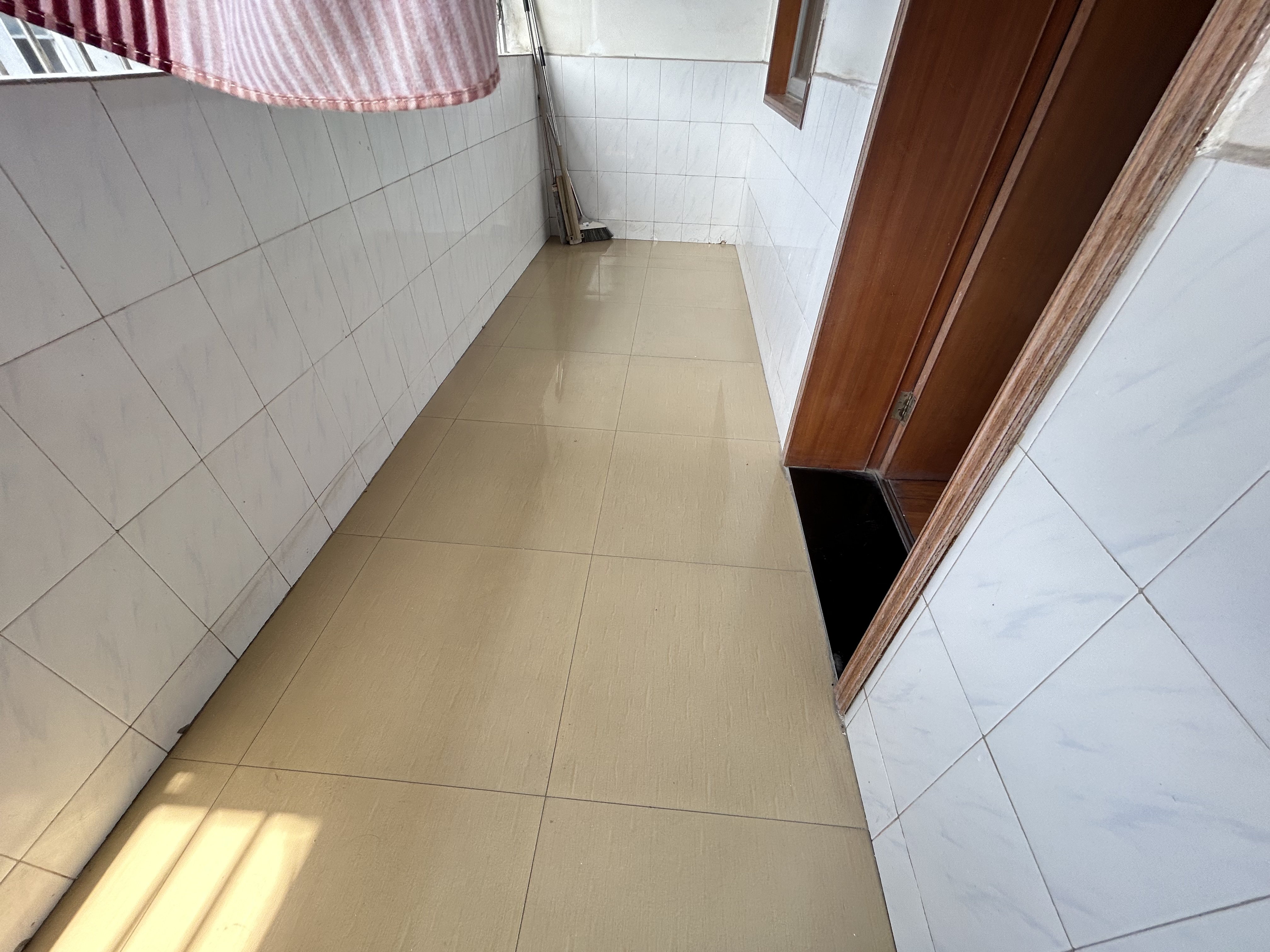 春江花园精装三房地段好装修保养好直接拎包住