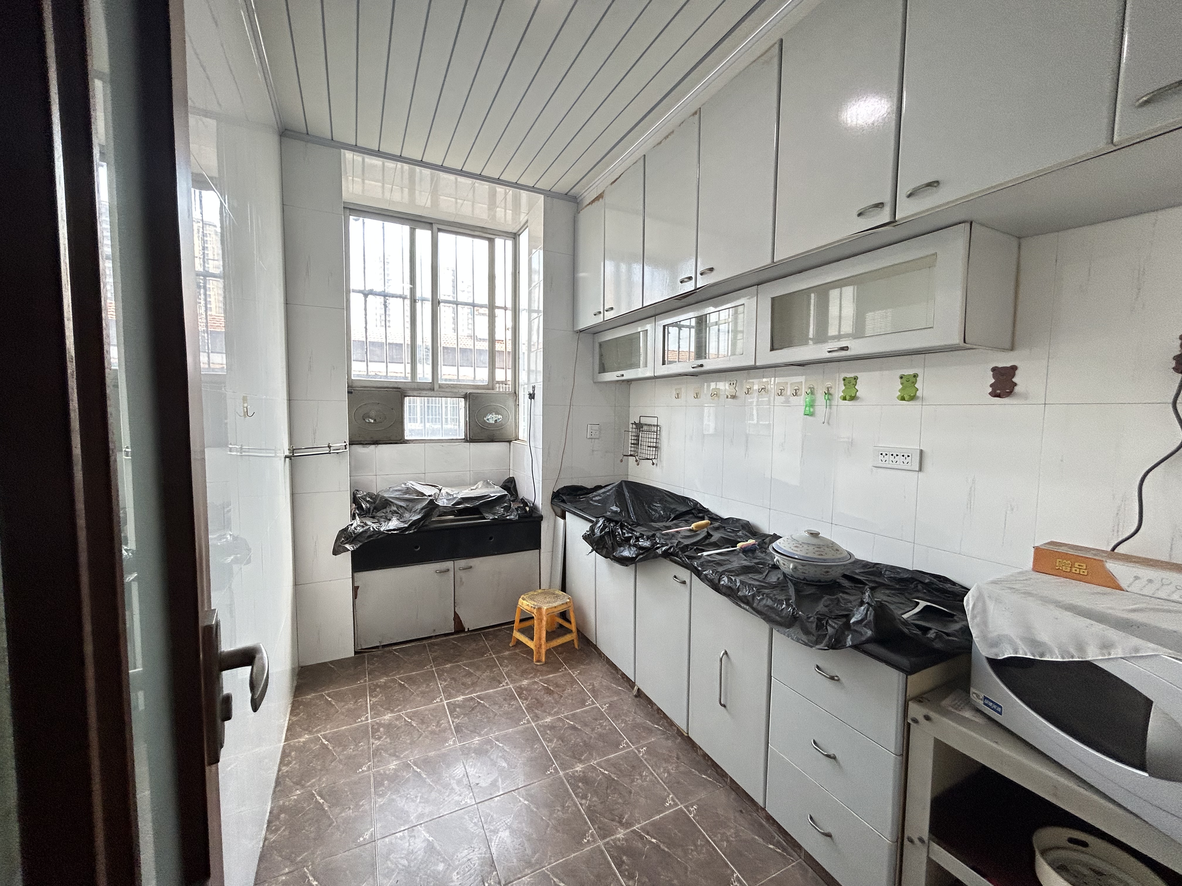 春江花园精装三房地段好装修保养好直接拎包住