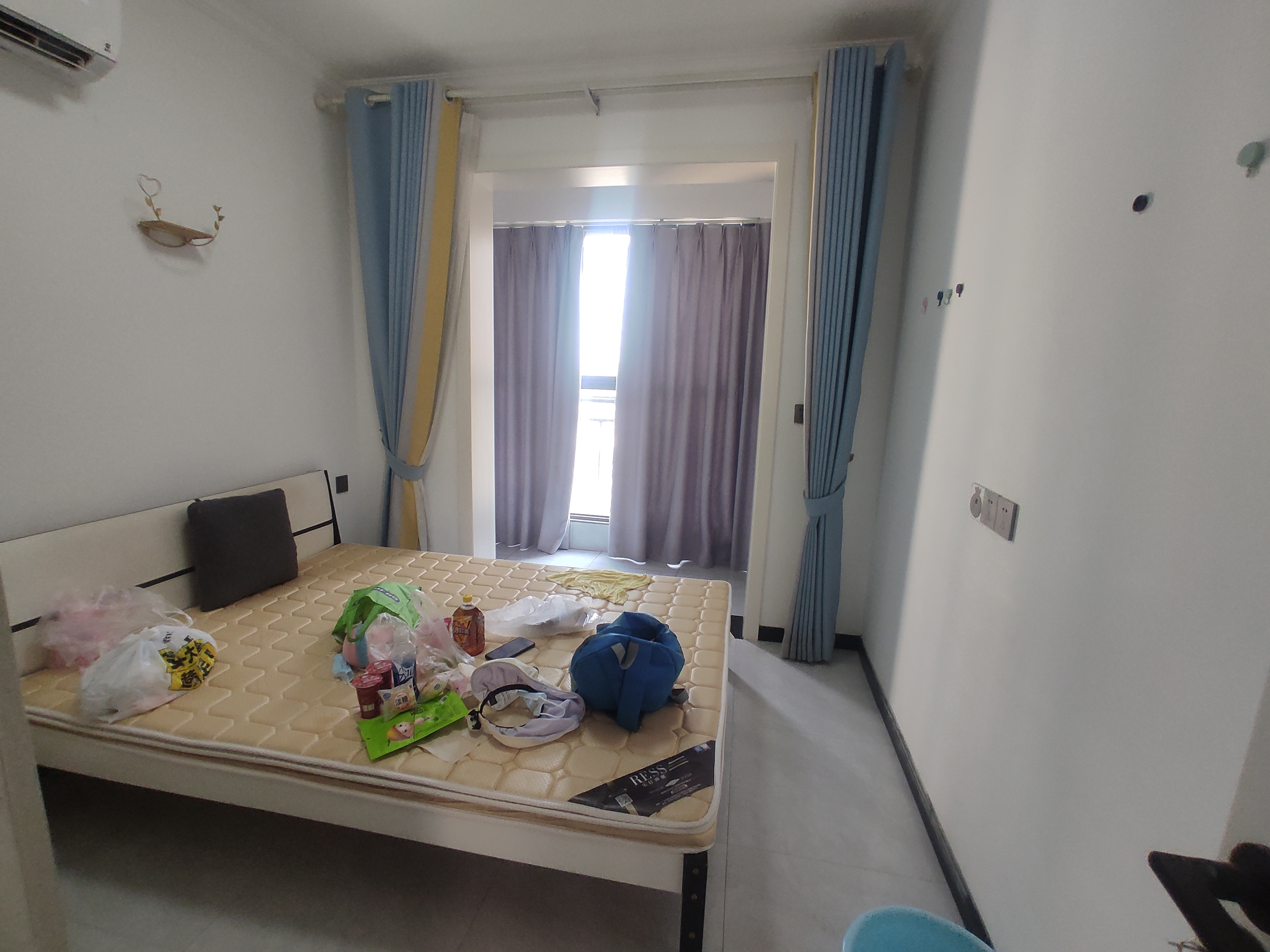 荣怀极地世家.精装大两房.中间楼层.看房方便