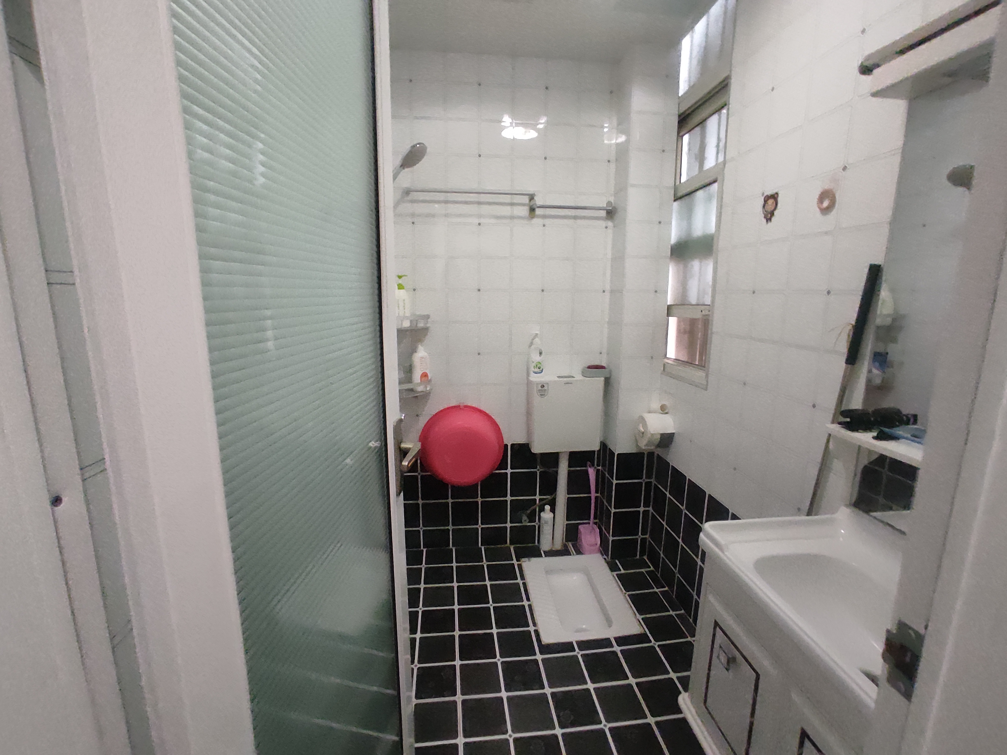 骏马雅苑.精装三房两卫.小区有出场好停车.证件满二.看房方便