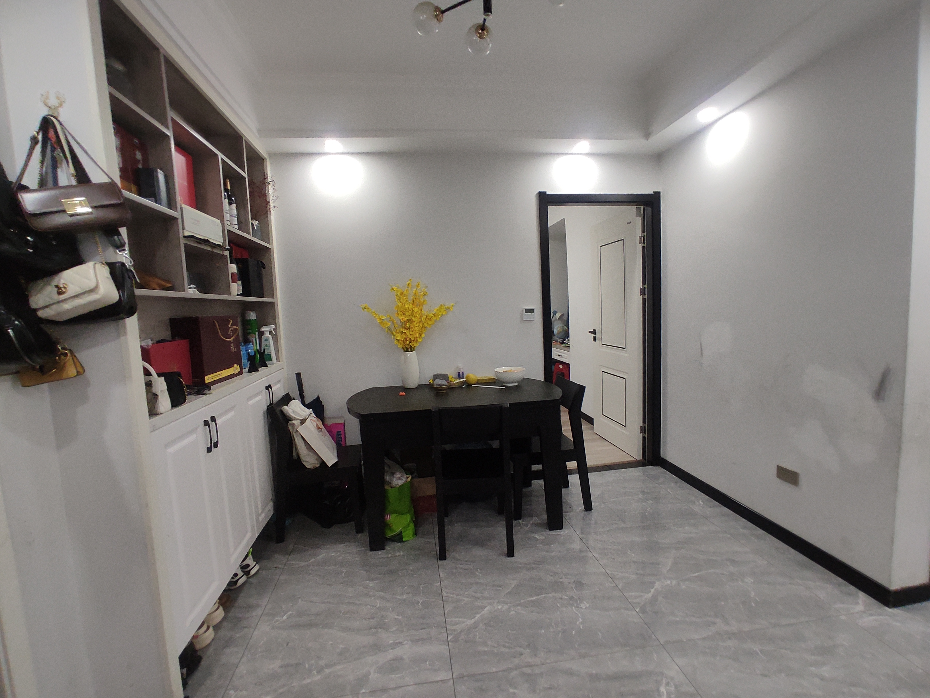 满庭春.精装三房房子才装了三年.证件满二.看房约