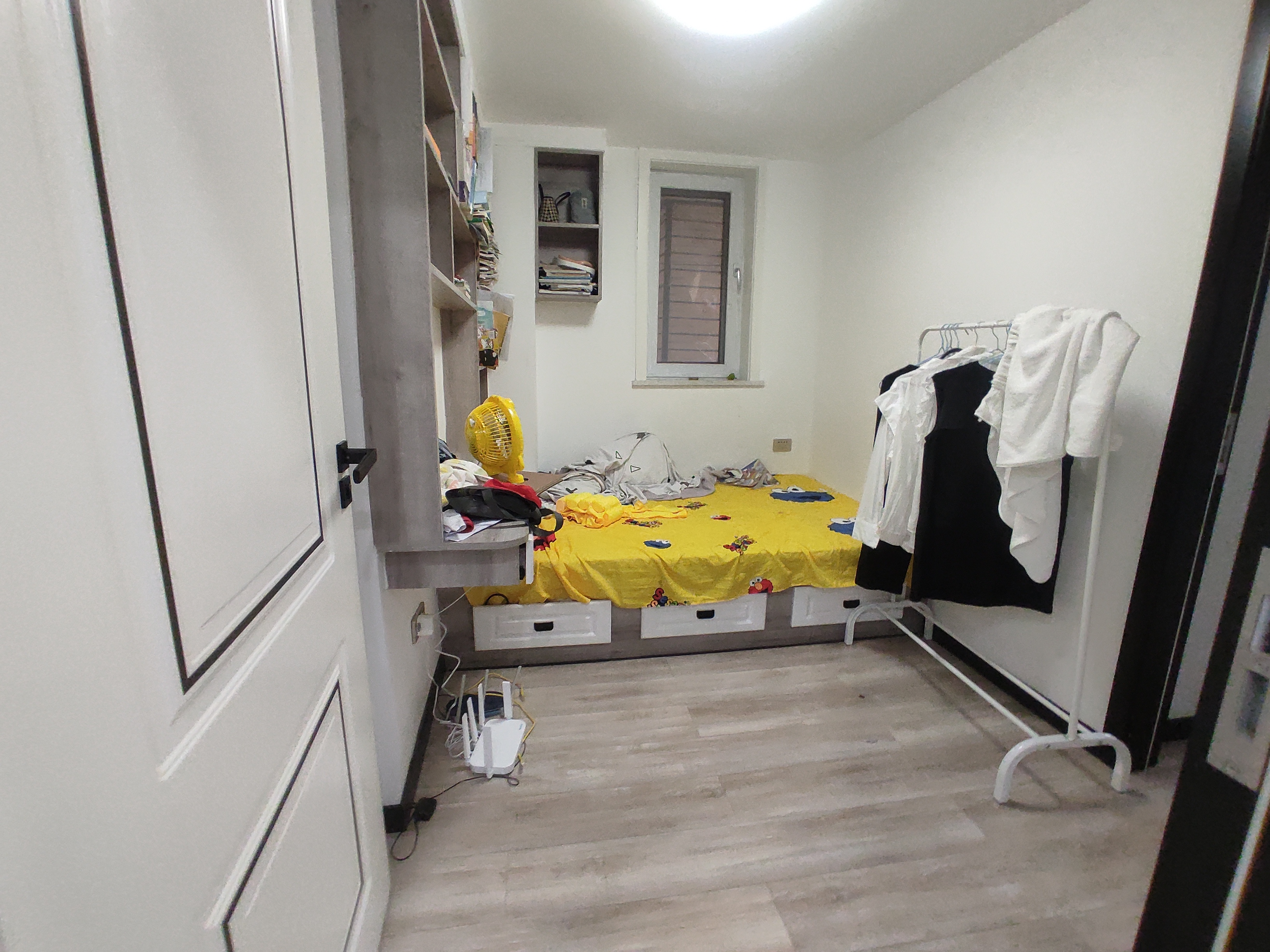 满庭春.精装三房房子才装了三年.证件满二.看房约