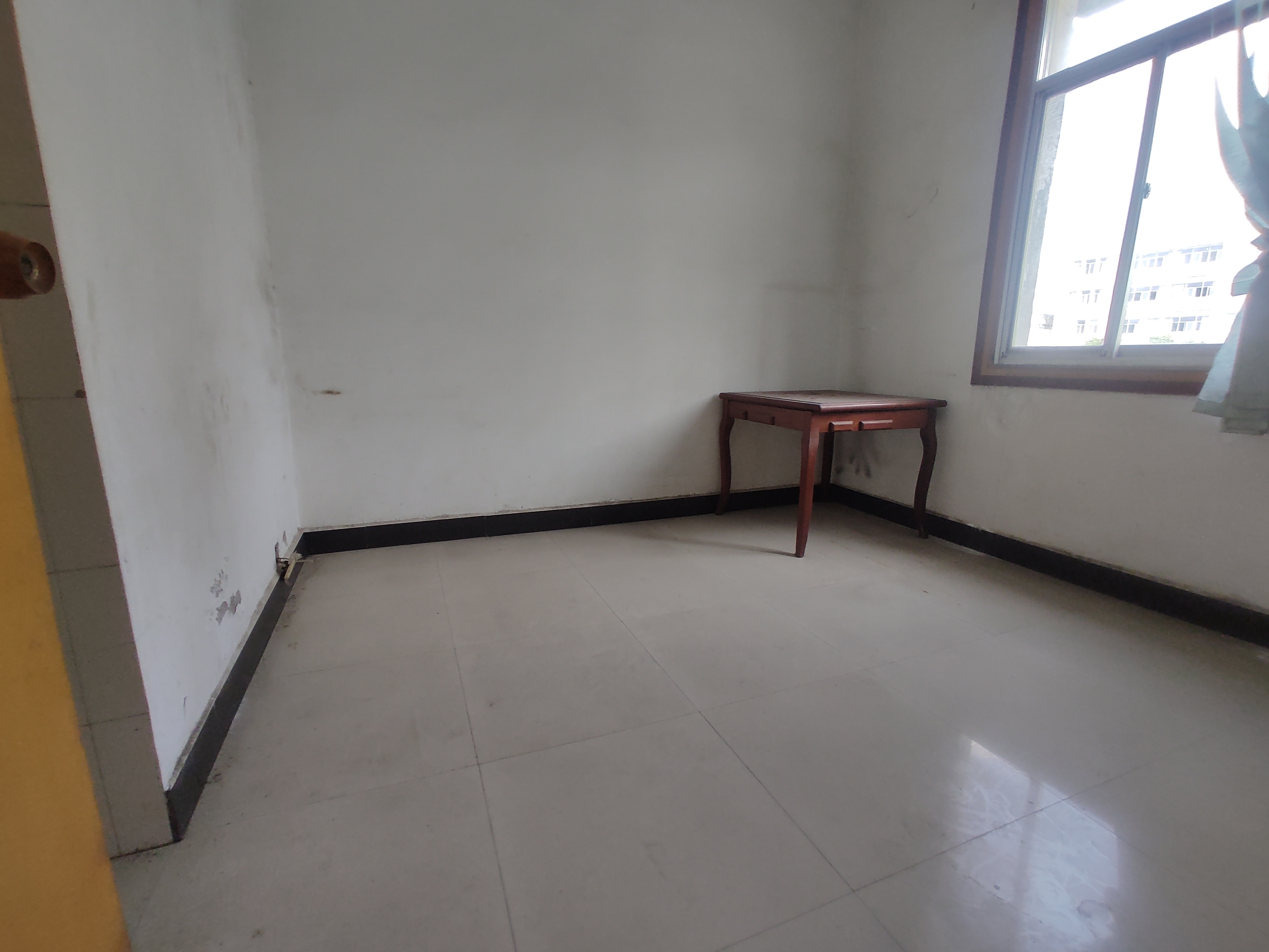 税务局宿舍.商城附近大两房.看房很方便