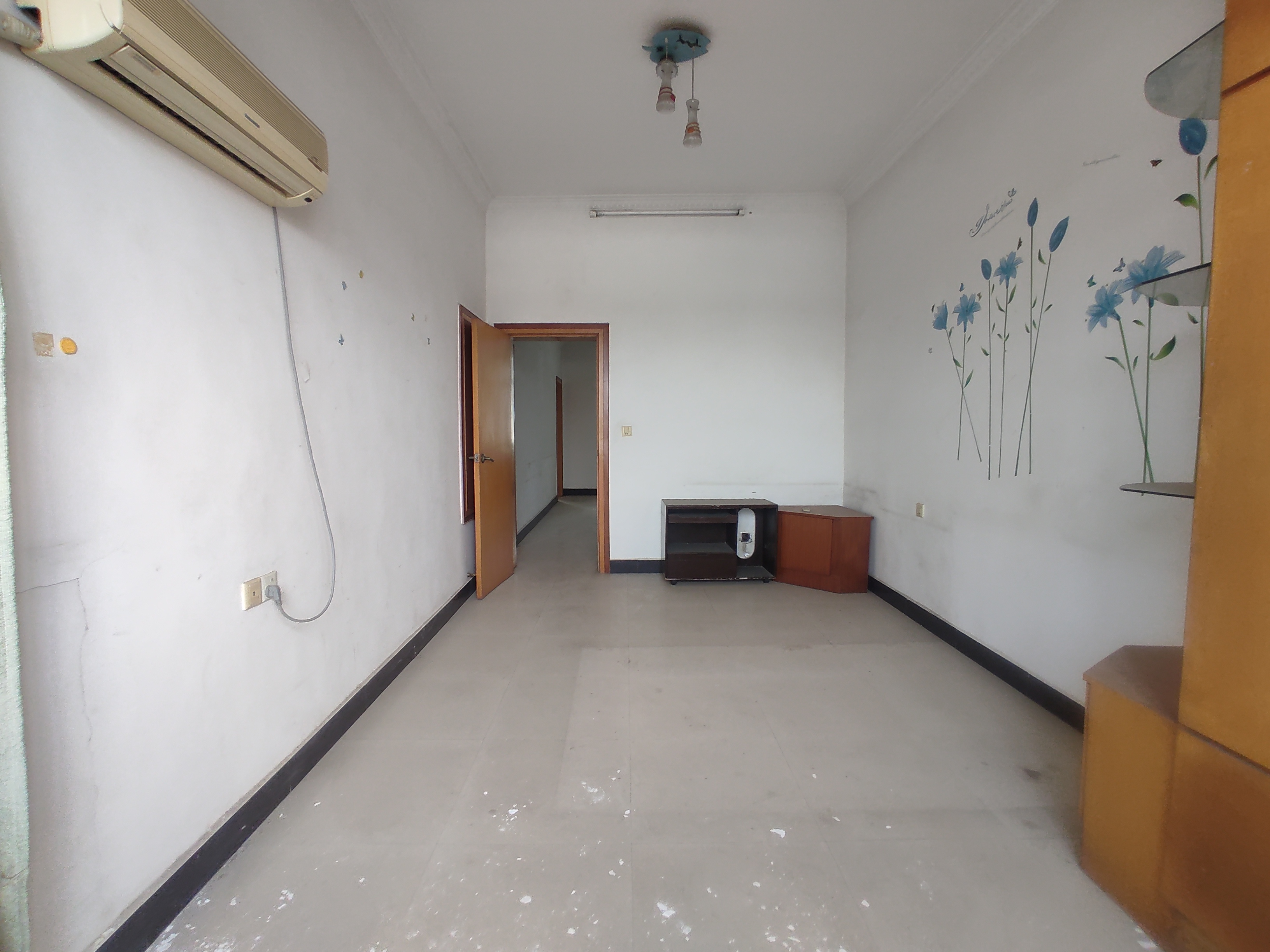 税务局宿舍.商城附近大两房.看房很方便