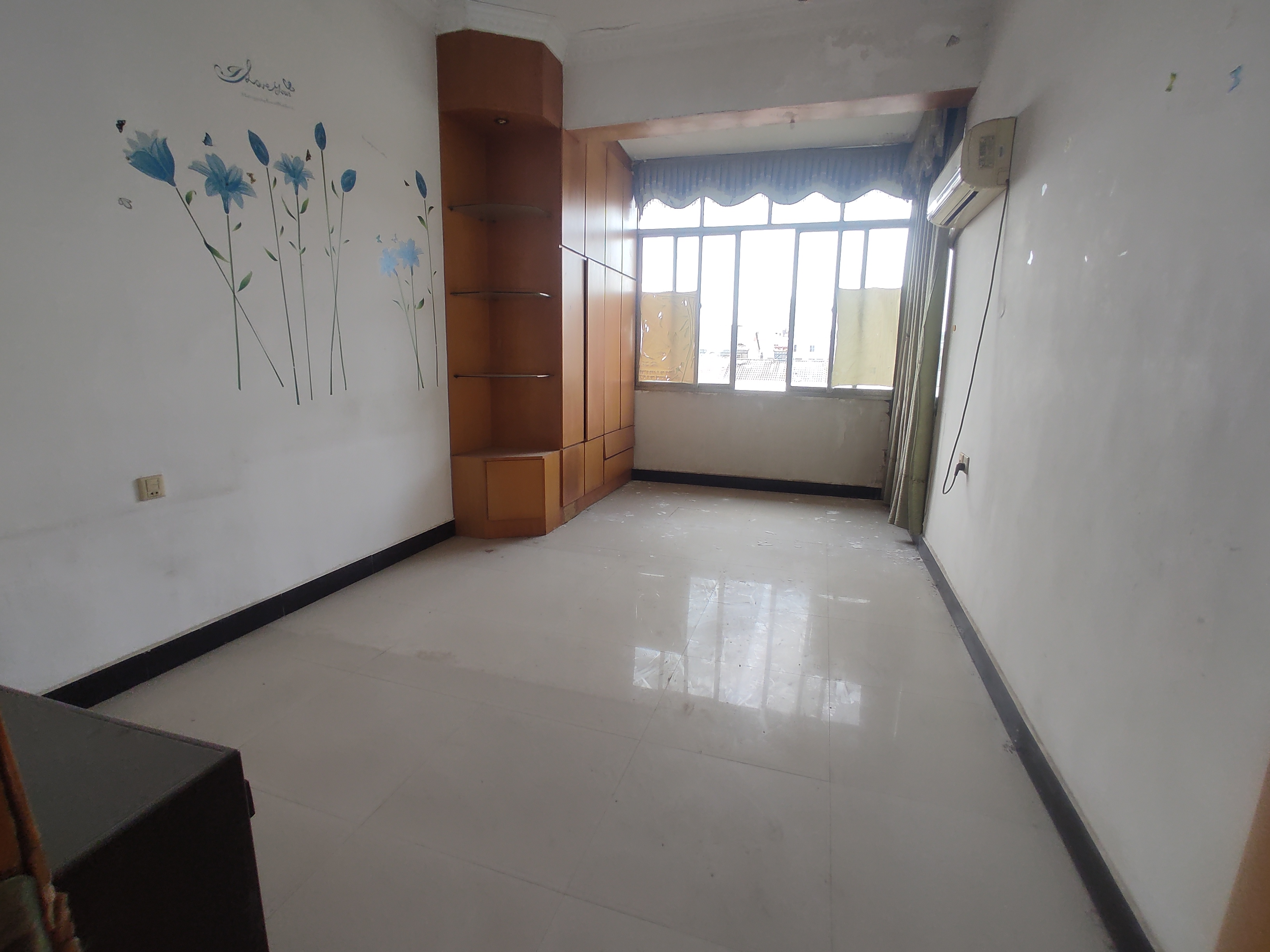 税务局宿舍.商城附近大两房.看房很方便