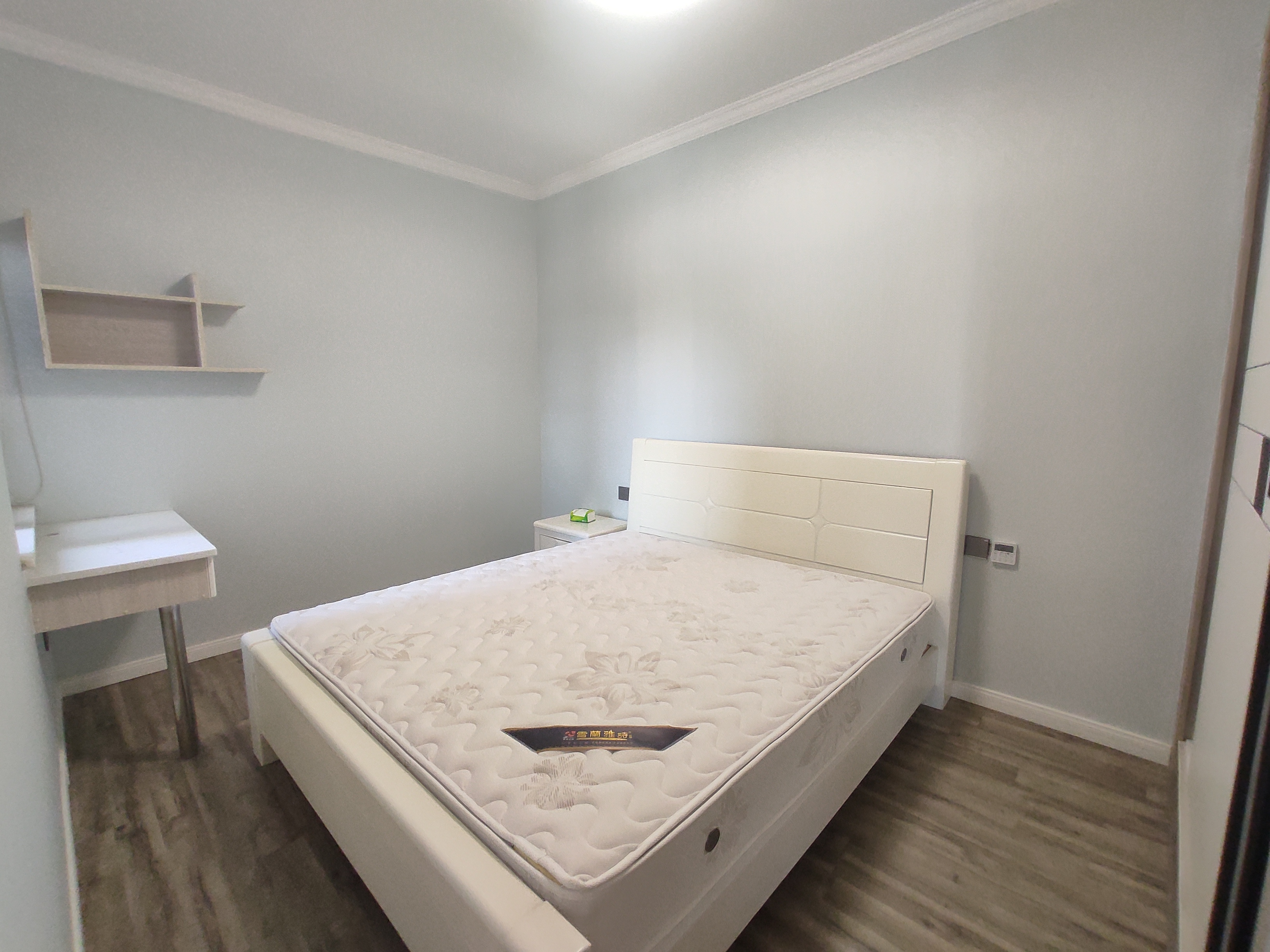 沔阳公馆.全新装修年租1800一月.看房方便