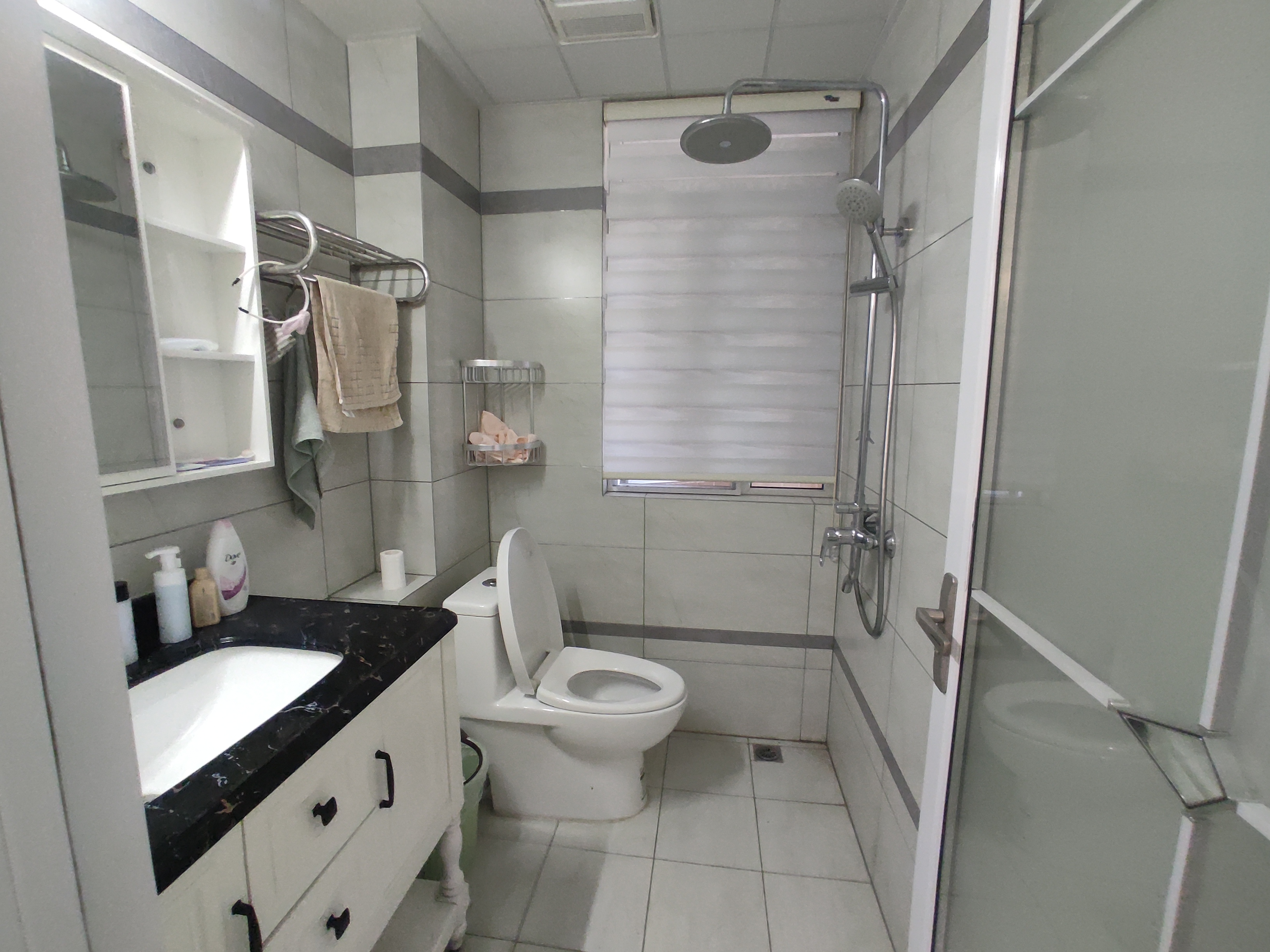 沔阳公馆.全新装修年租1800一月.看房方便