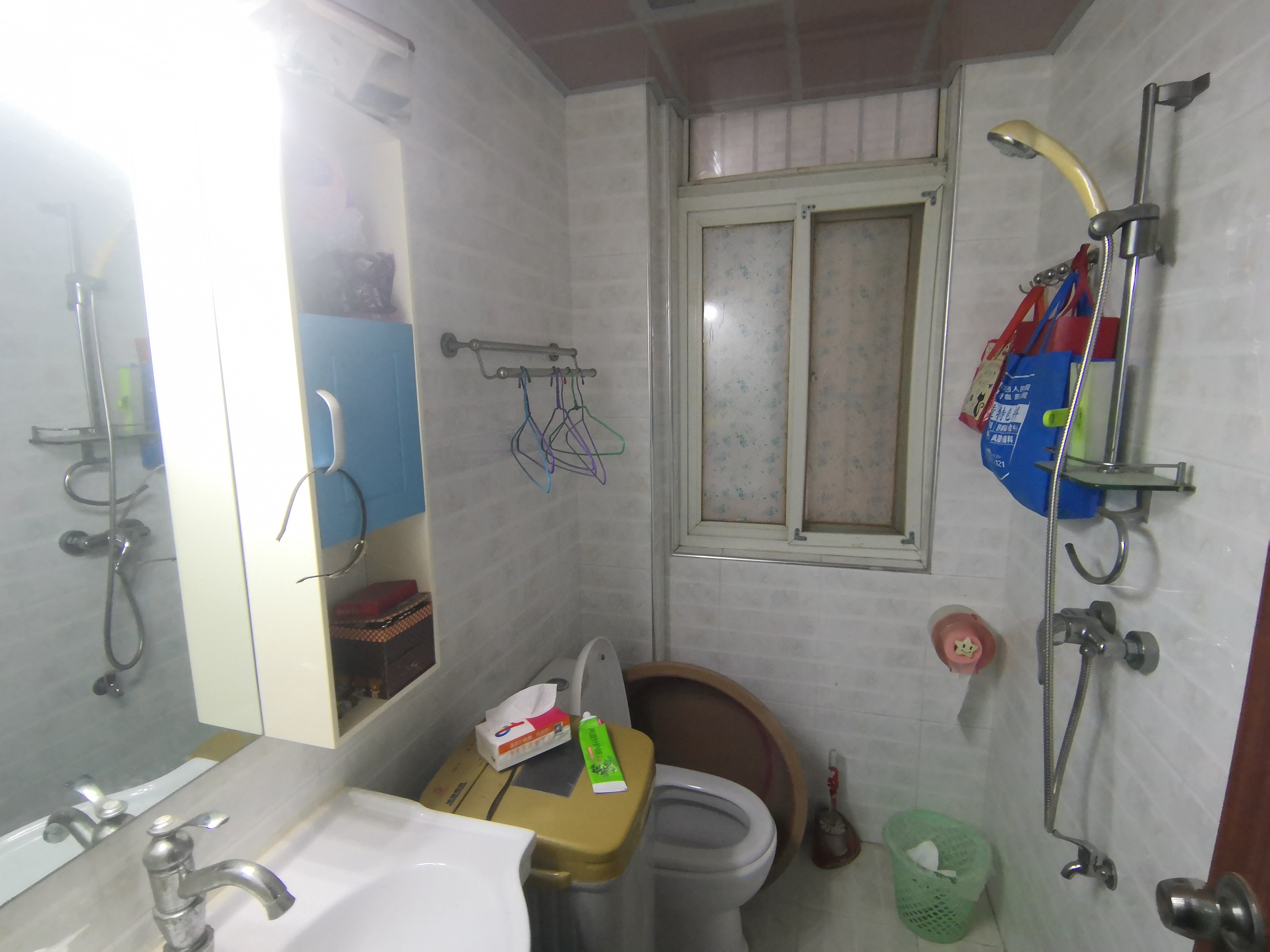 富华影苑环球旁边精装三房住倒方便地段不消说的