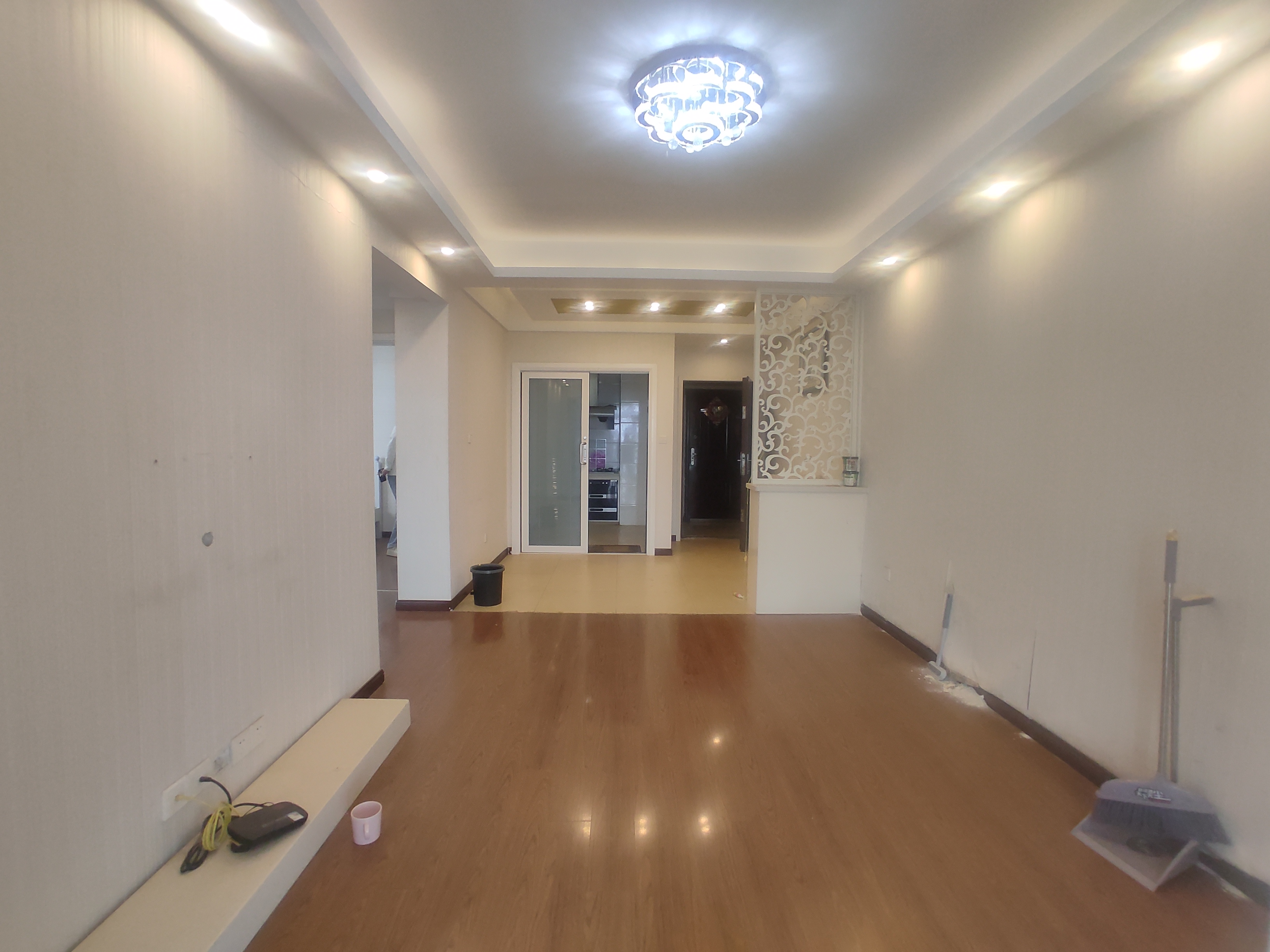 漫城林语.精装大两房.证件满二.看房方便