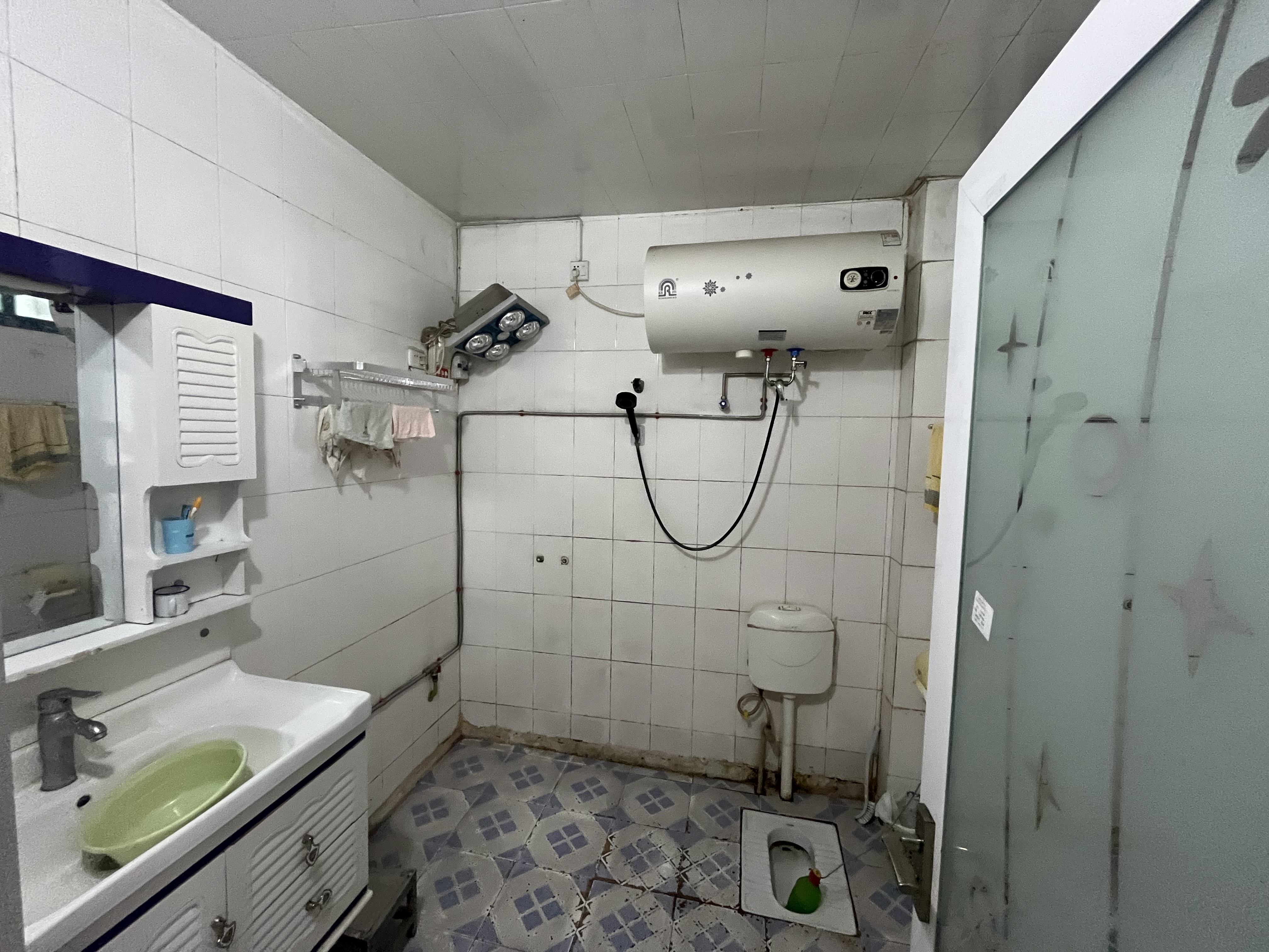 防保站老八中附近大四房步梯好楼层看房方便