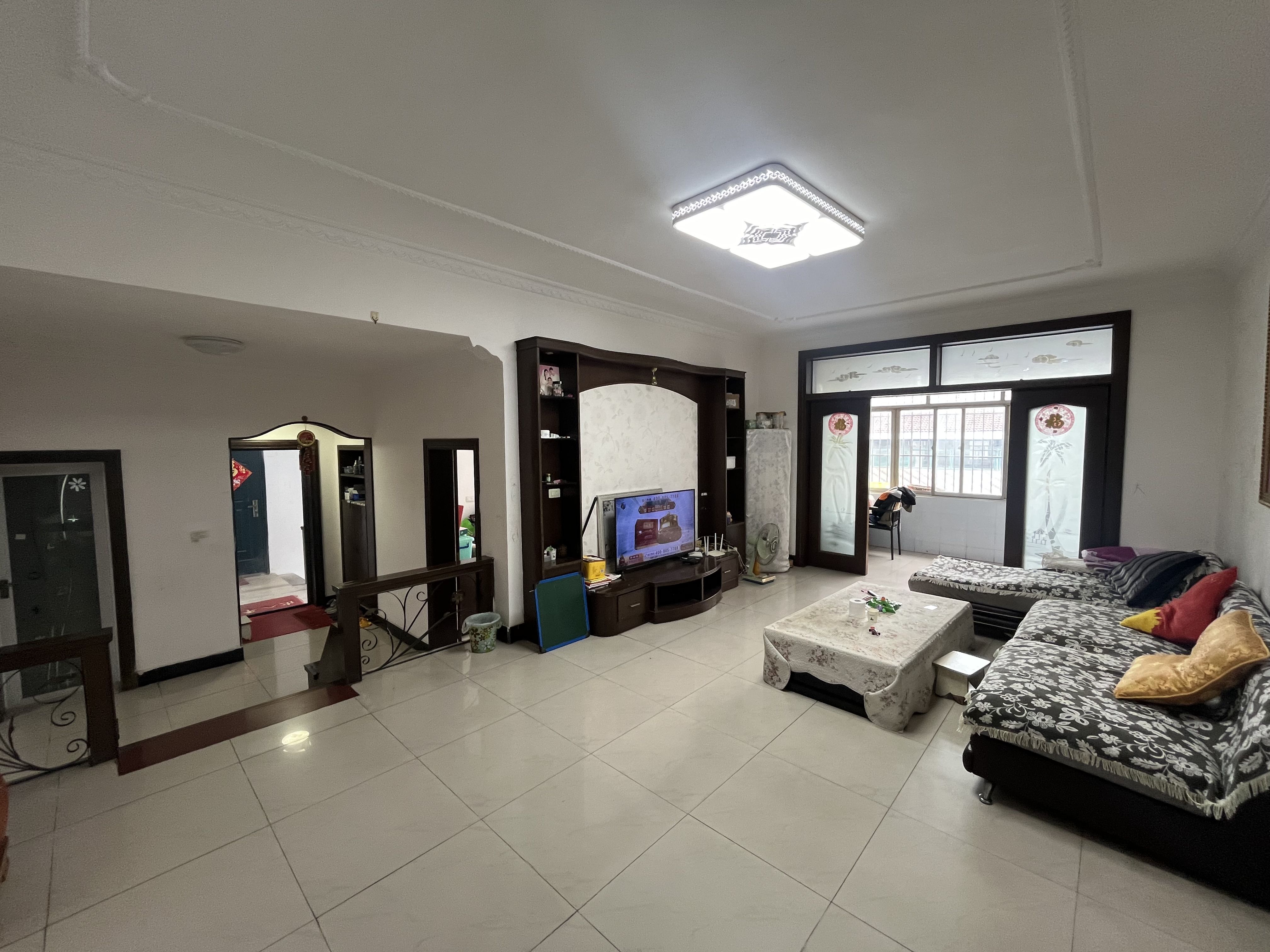 防保站 老八中附近 大四房 步梯好楼层 看房方便