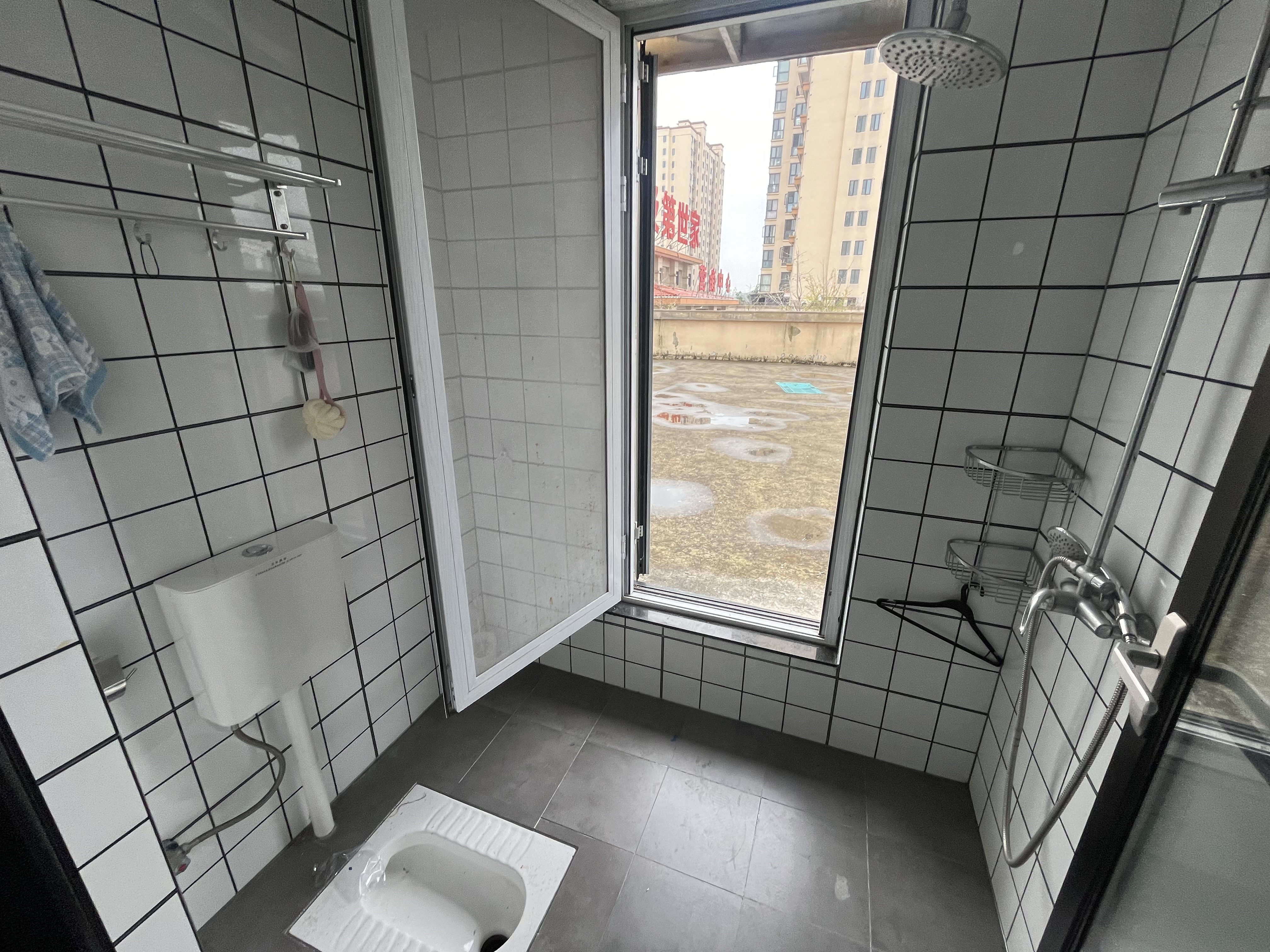 荣怀精装两房带露台边户看房方便