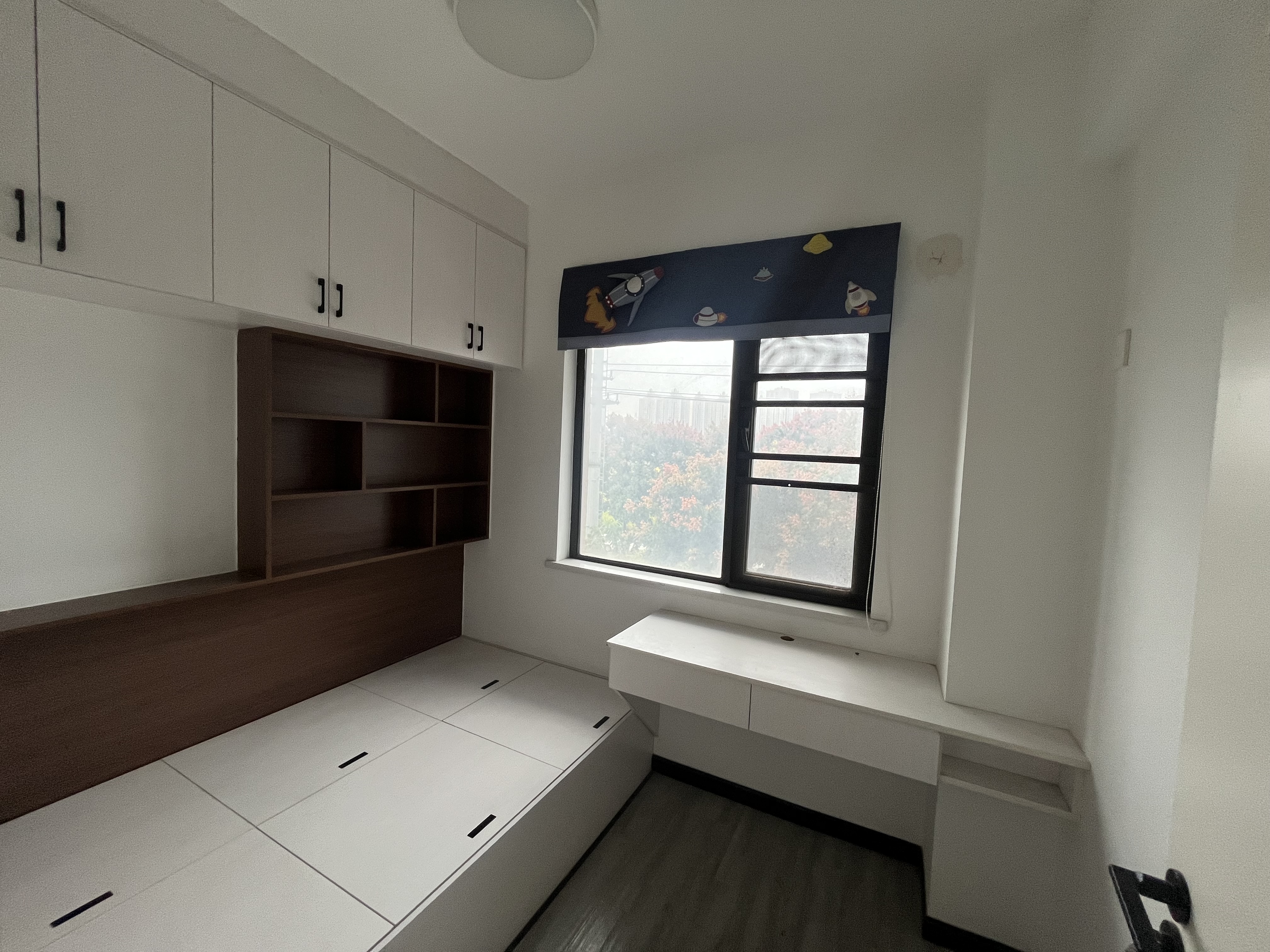 荣怀精装两房带露台边户看房方便