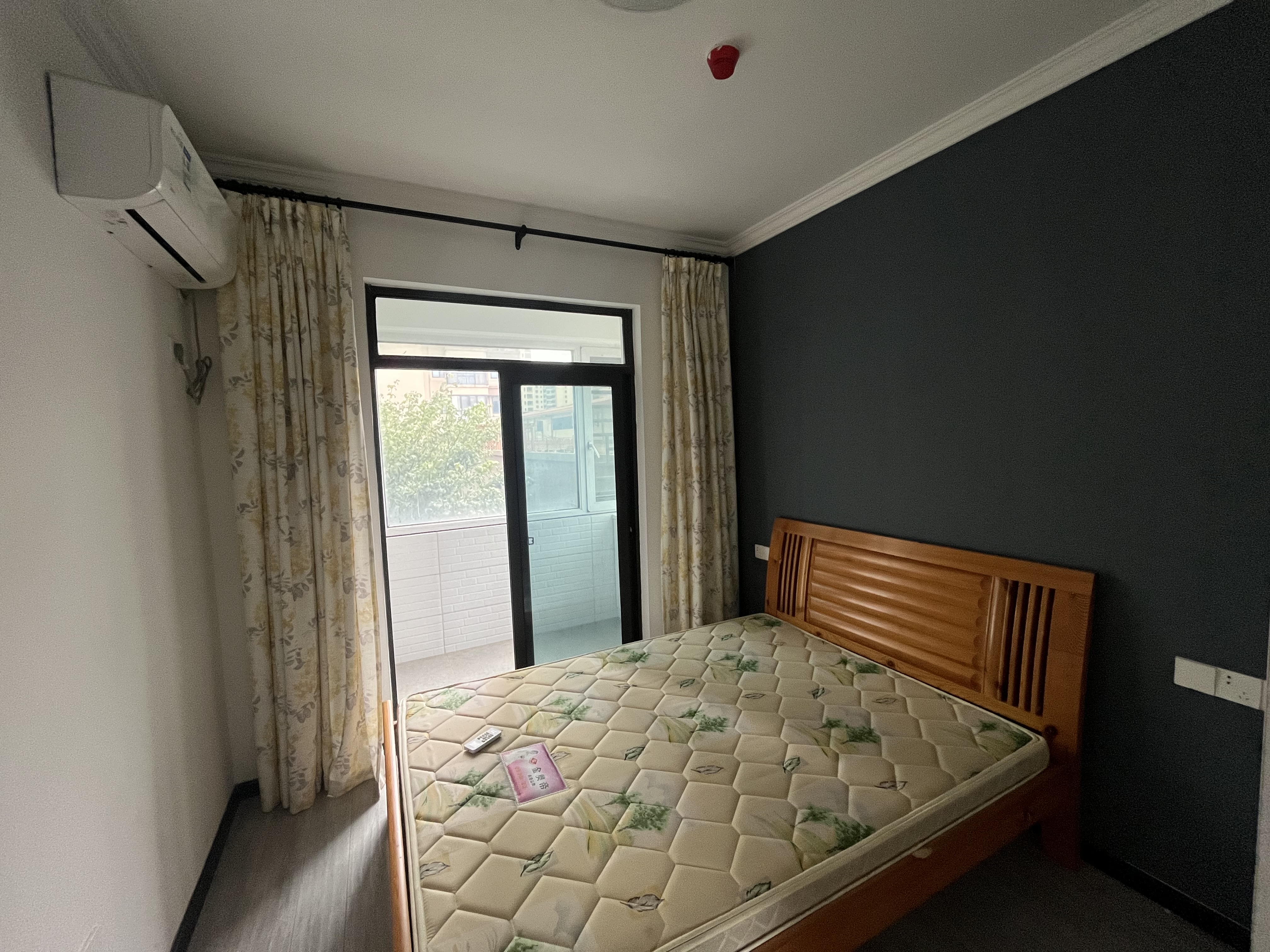 荣怀精装两房带露台边户看房方便