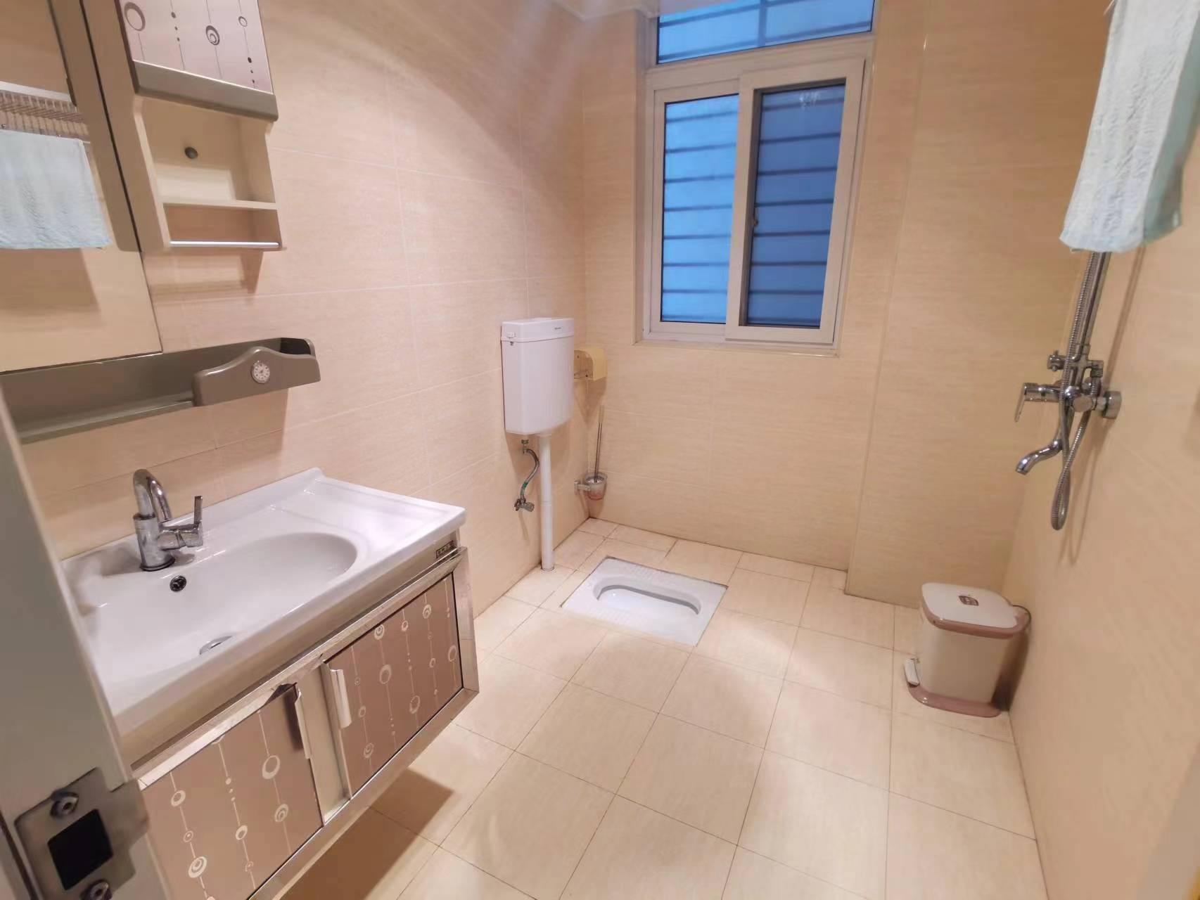 水云间精装大三房楼层好采光好安静