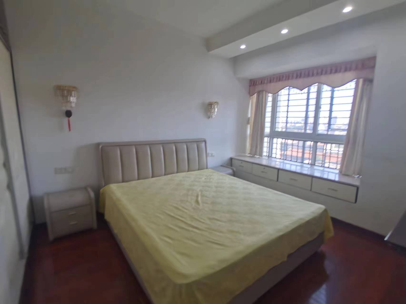 水云间精装大三房楼层好采光好安静