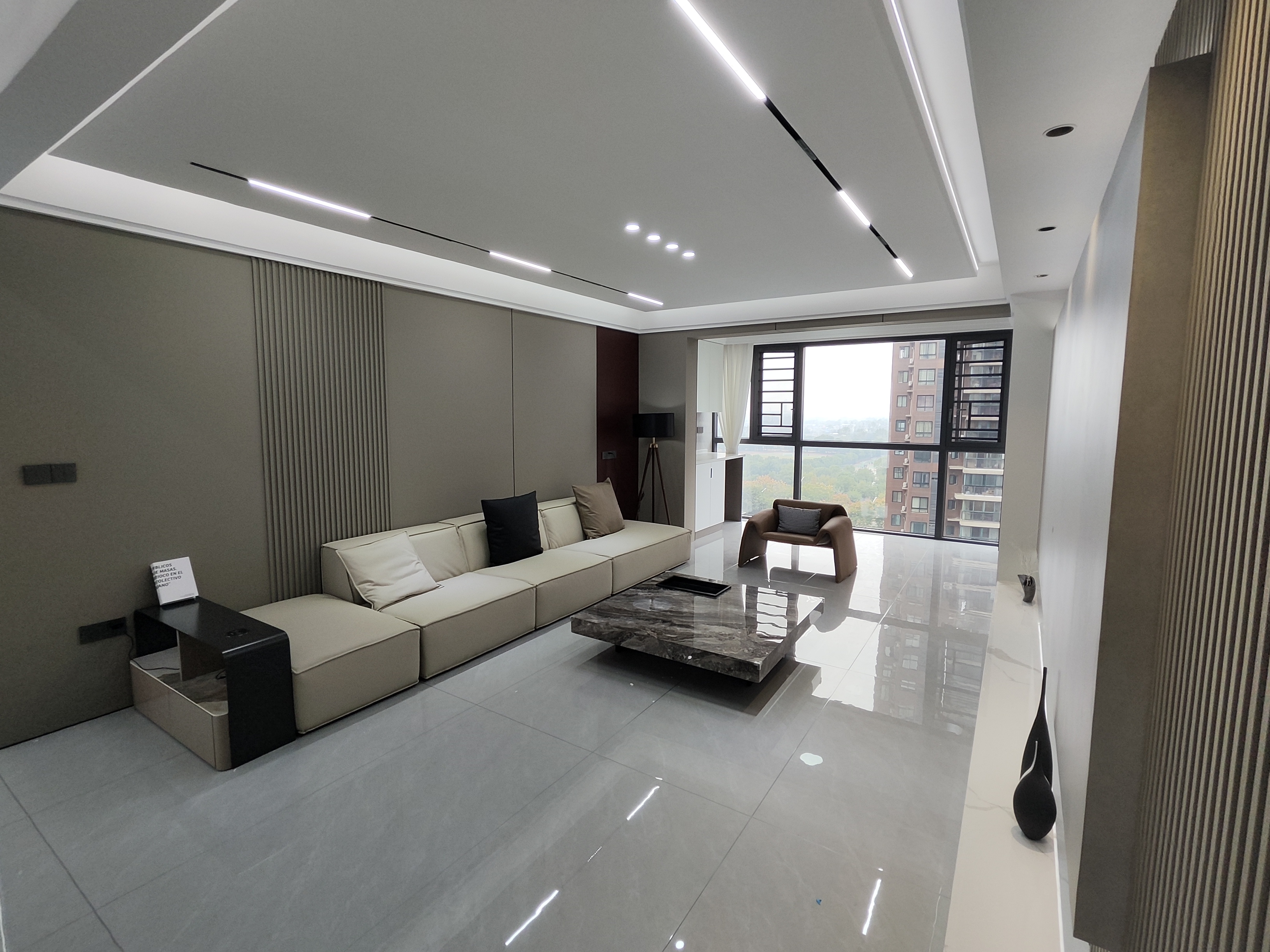 漫城林语  新装大四房 这楼层这采光 冒得话说哒 婚房手轩