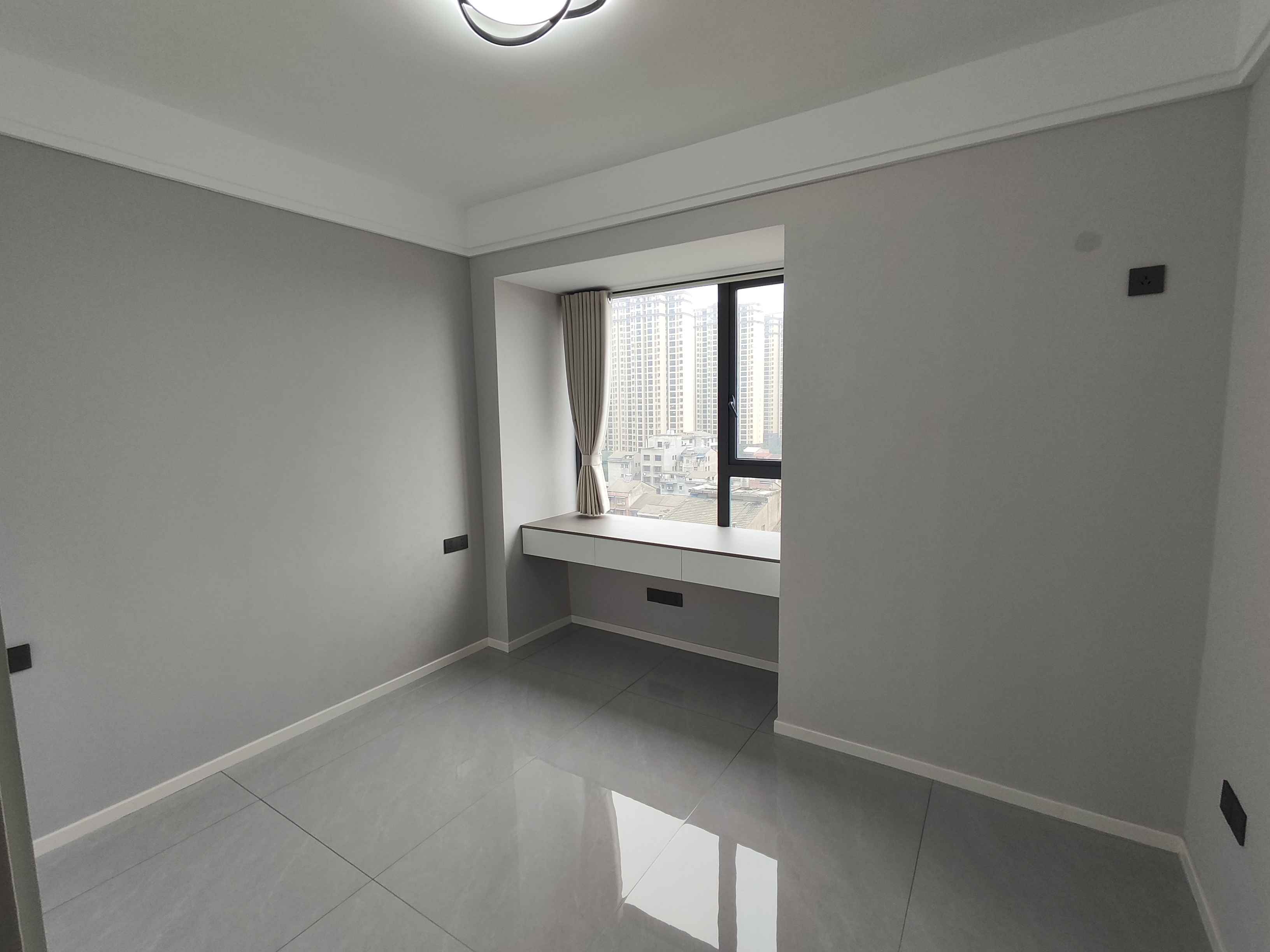 漫城林语新装大四房这楼层这采光冒得话说哒婚房手轩