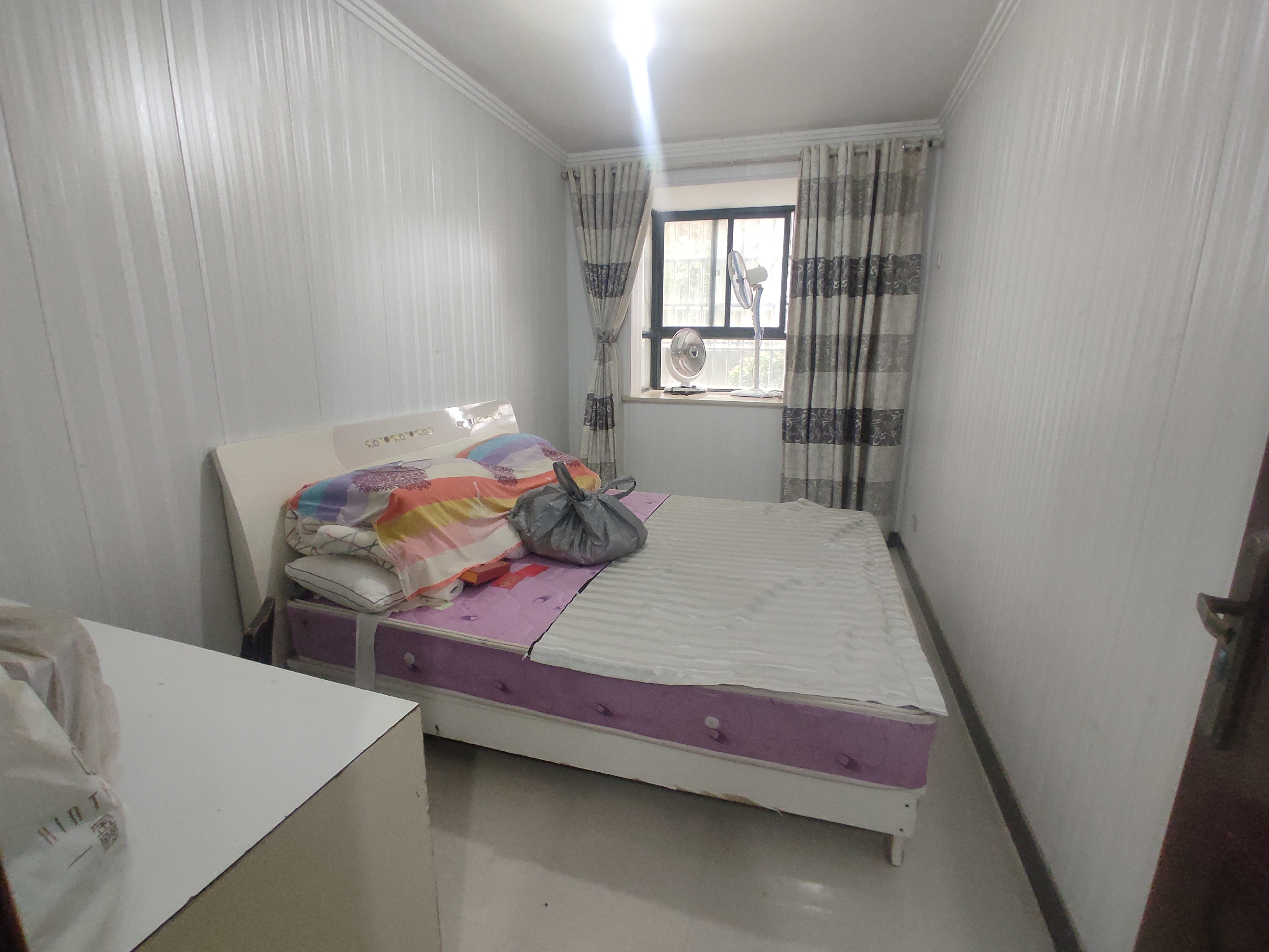 东城花园.四中旁精装三房.看房方便