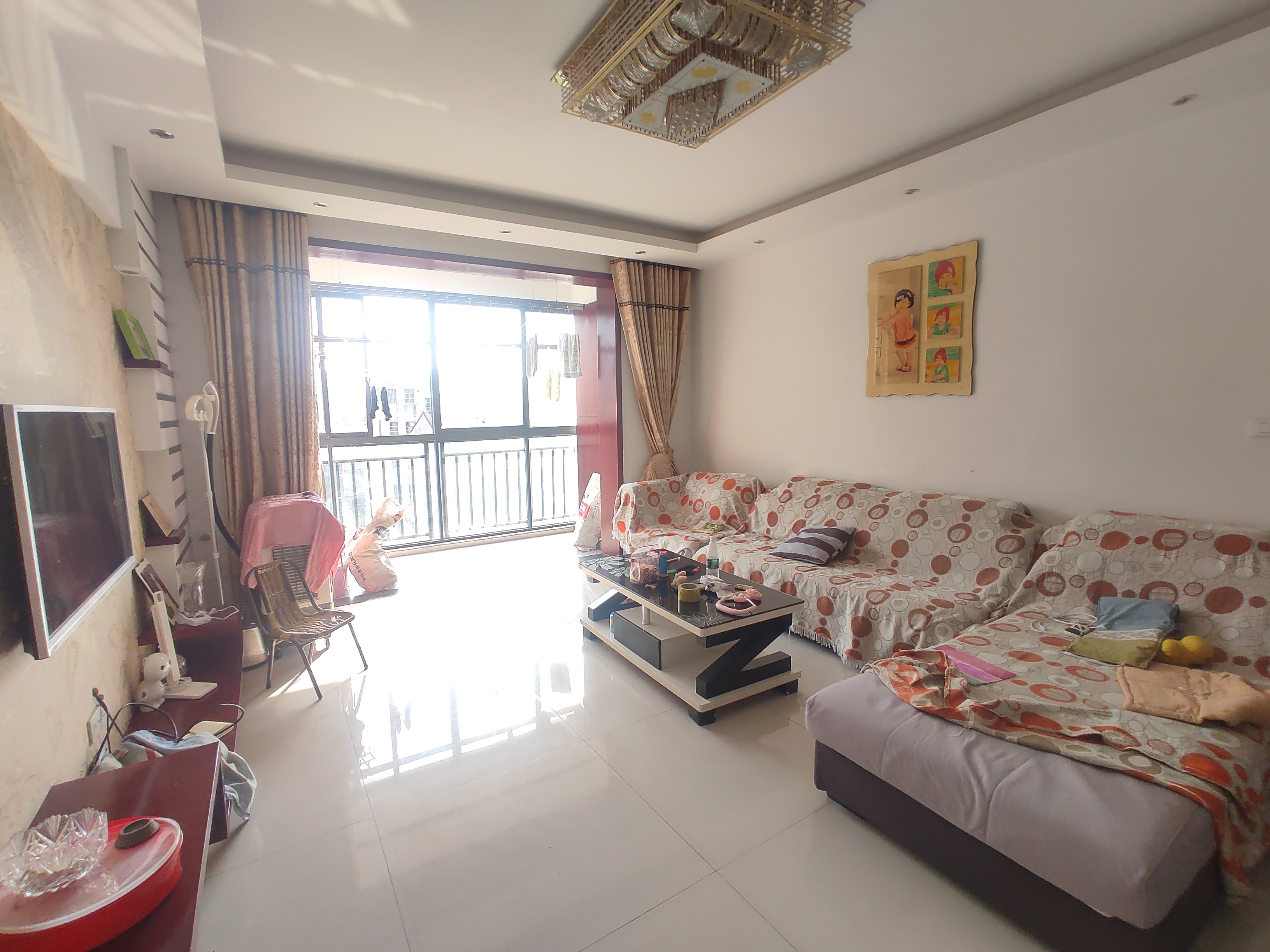 沔阳洲花园.新生街晓雪旁.步梯5楼.小区有出场好停车.看房方便