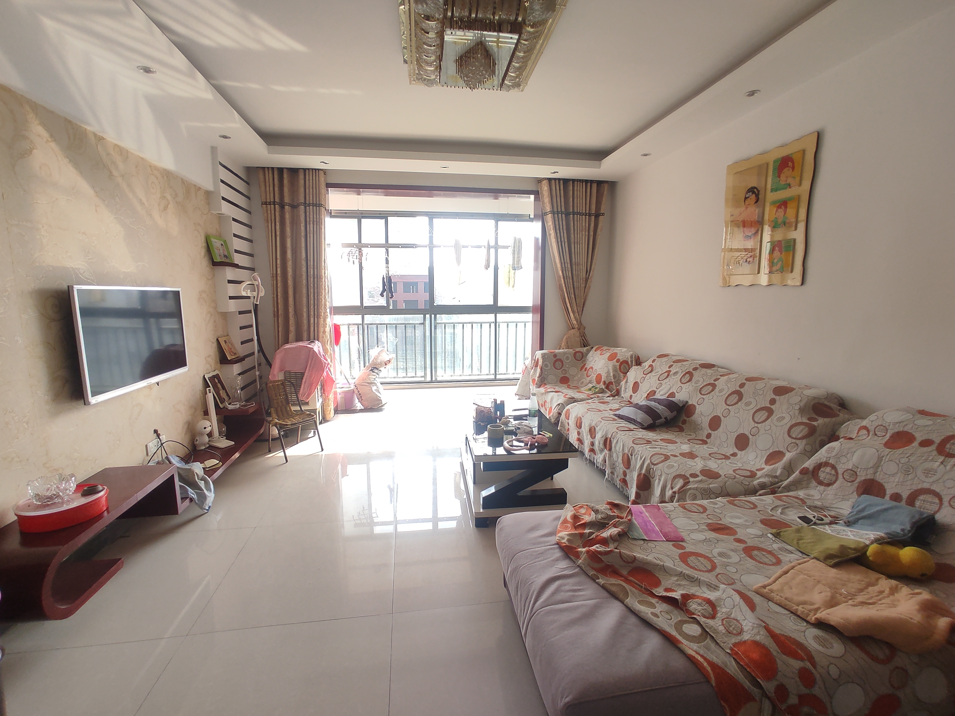 沔阳洲花园.新生街晓雪旁.步梯5楼.小区有出场好停车.看房方便