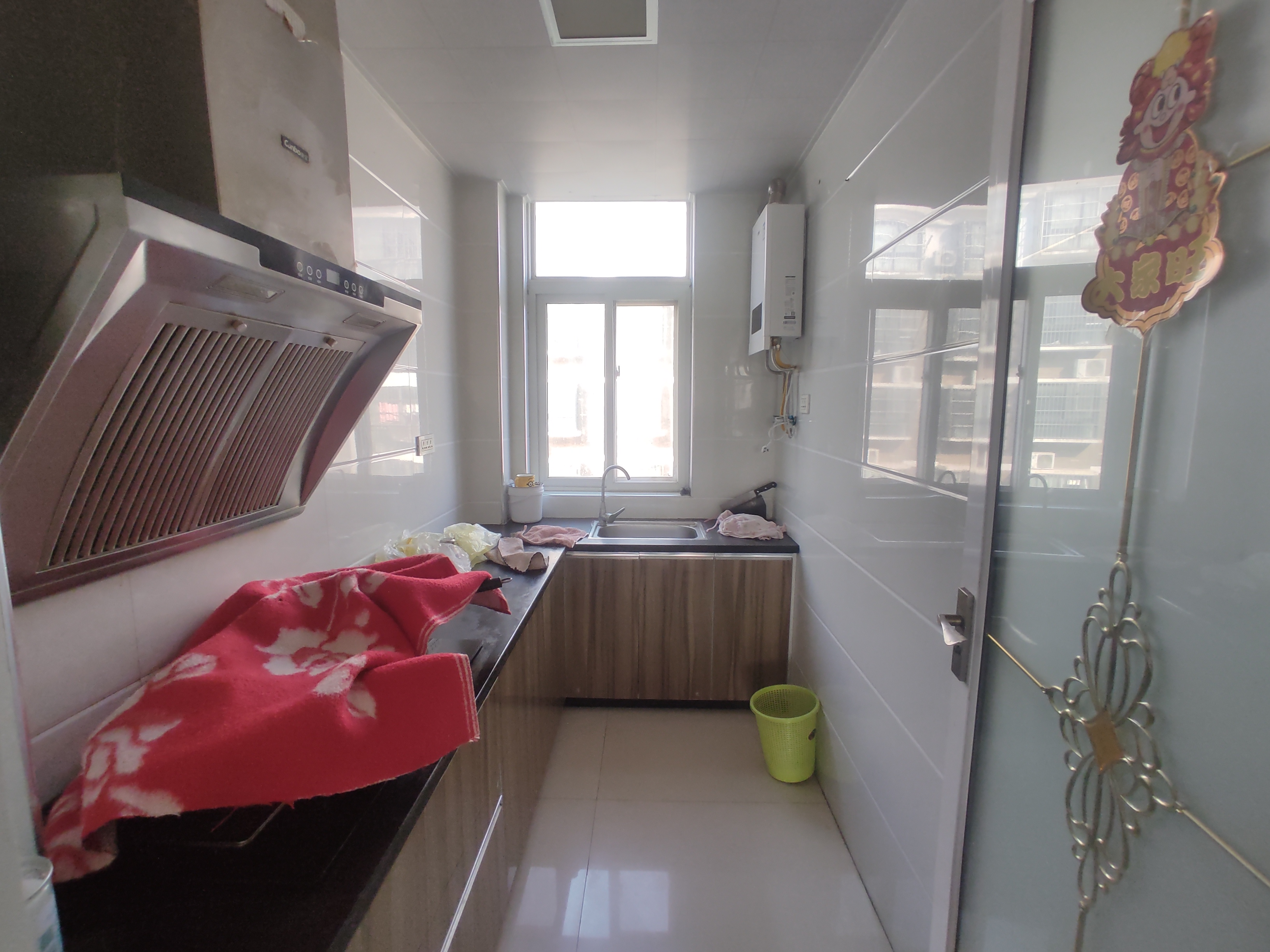 沔阳洲花园.新生街晓雪旁.步梯5楼.小区有出场好停车.看房方便