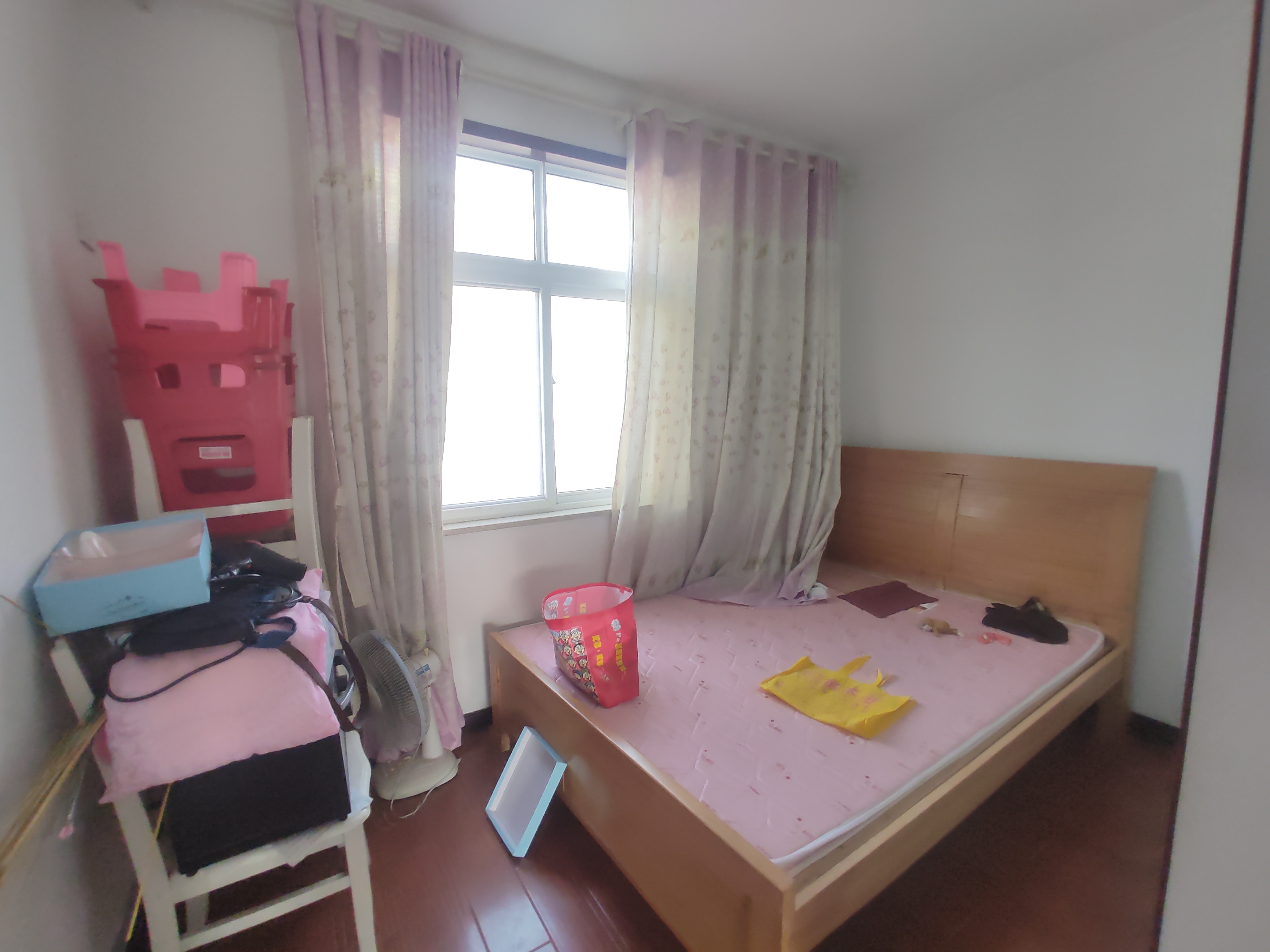 沔阳洲花园.新生街晓雪旁.步梯5楼.小区有出场好停车.看房方便