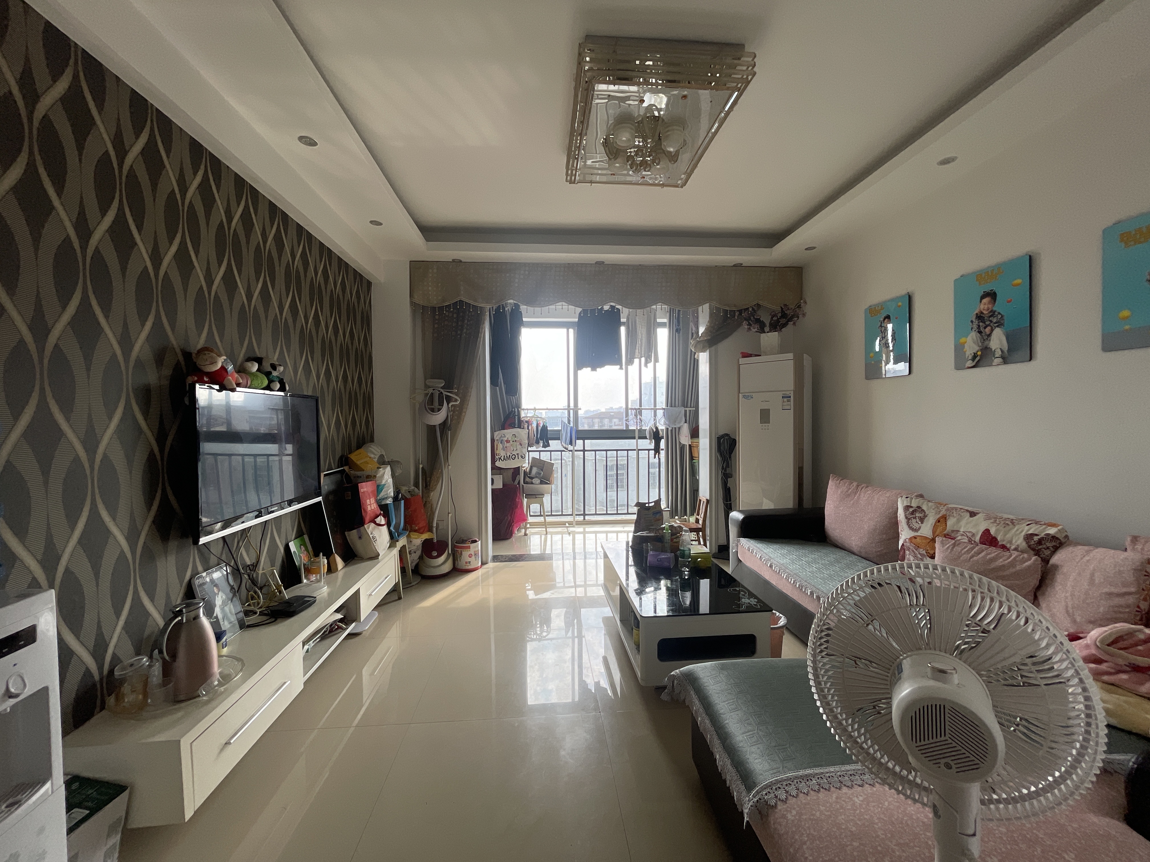 凤凰城圆 电梯小高层 户型方正 朝南有大阳台 公摊低 没遮挡