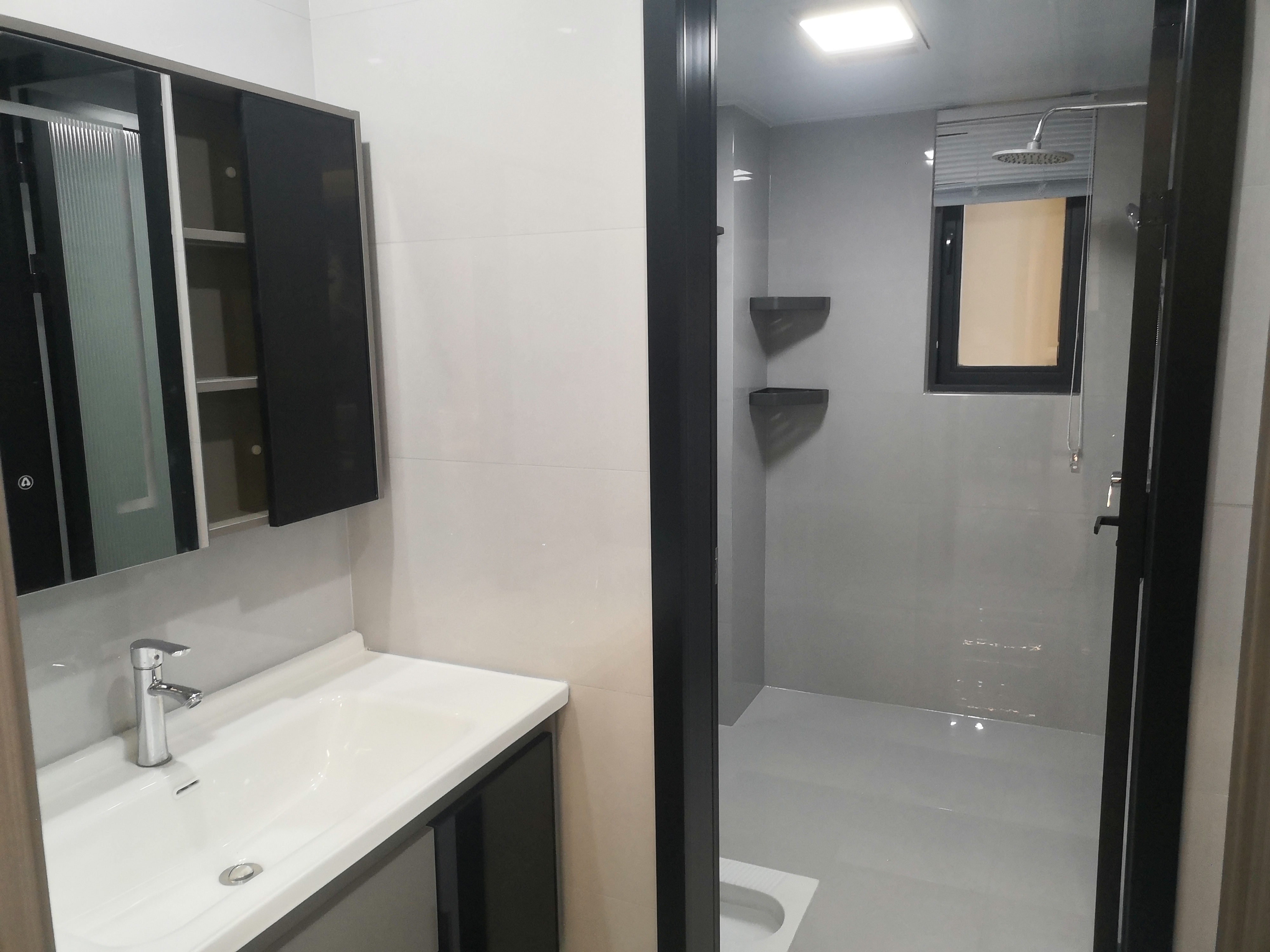 满庭春一百平小三房新装一天未住看房方便