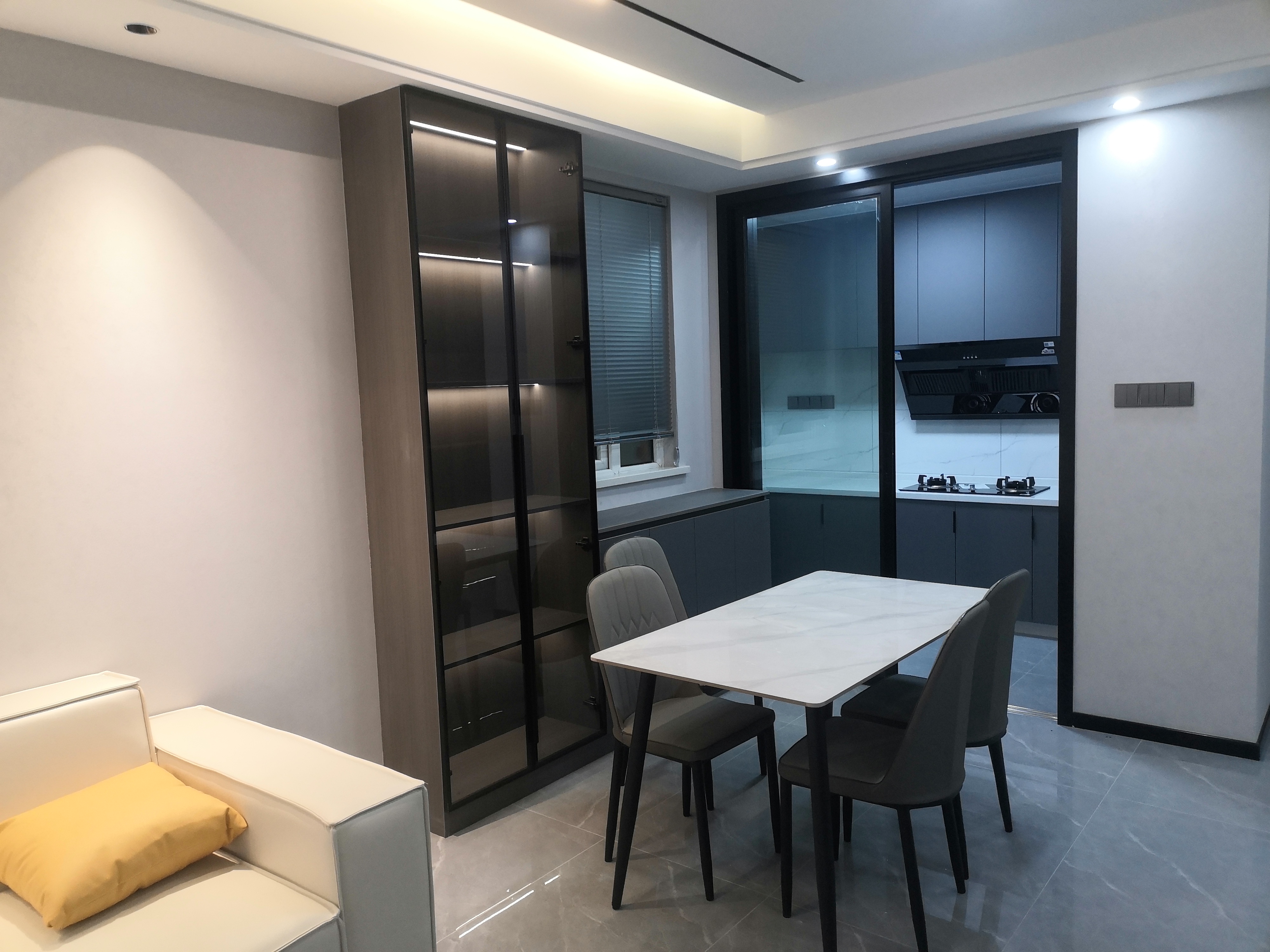 满庭春一百平小三房新装一天未住看房方便