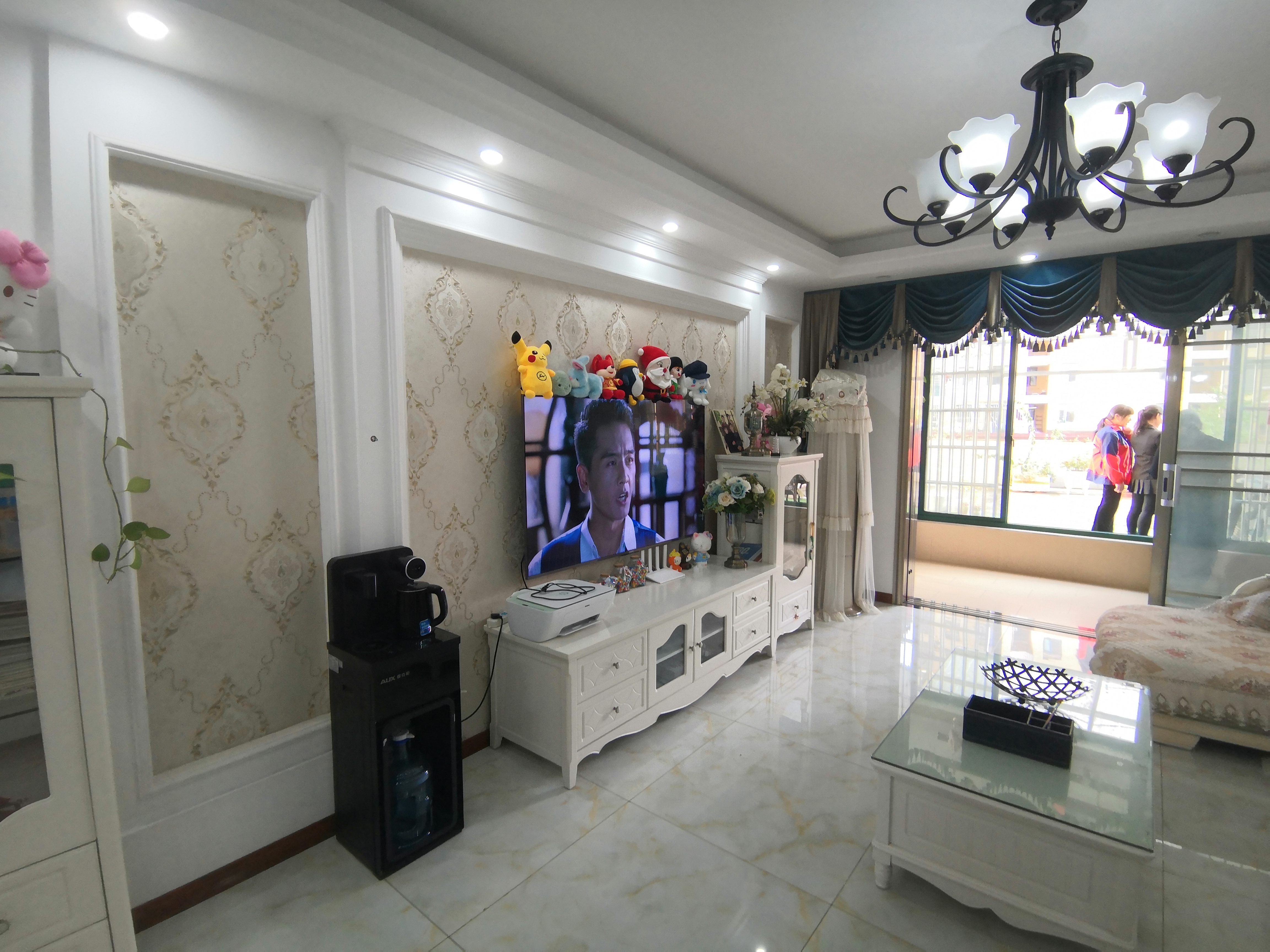 新城一号 精装大三房 三楼 带个侠好大滴阳台