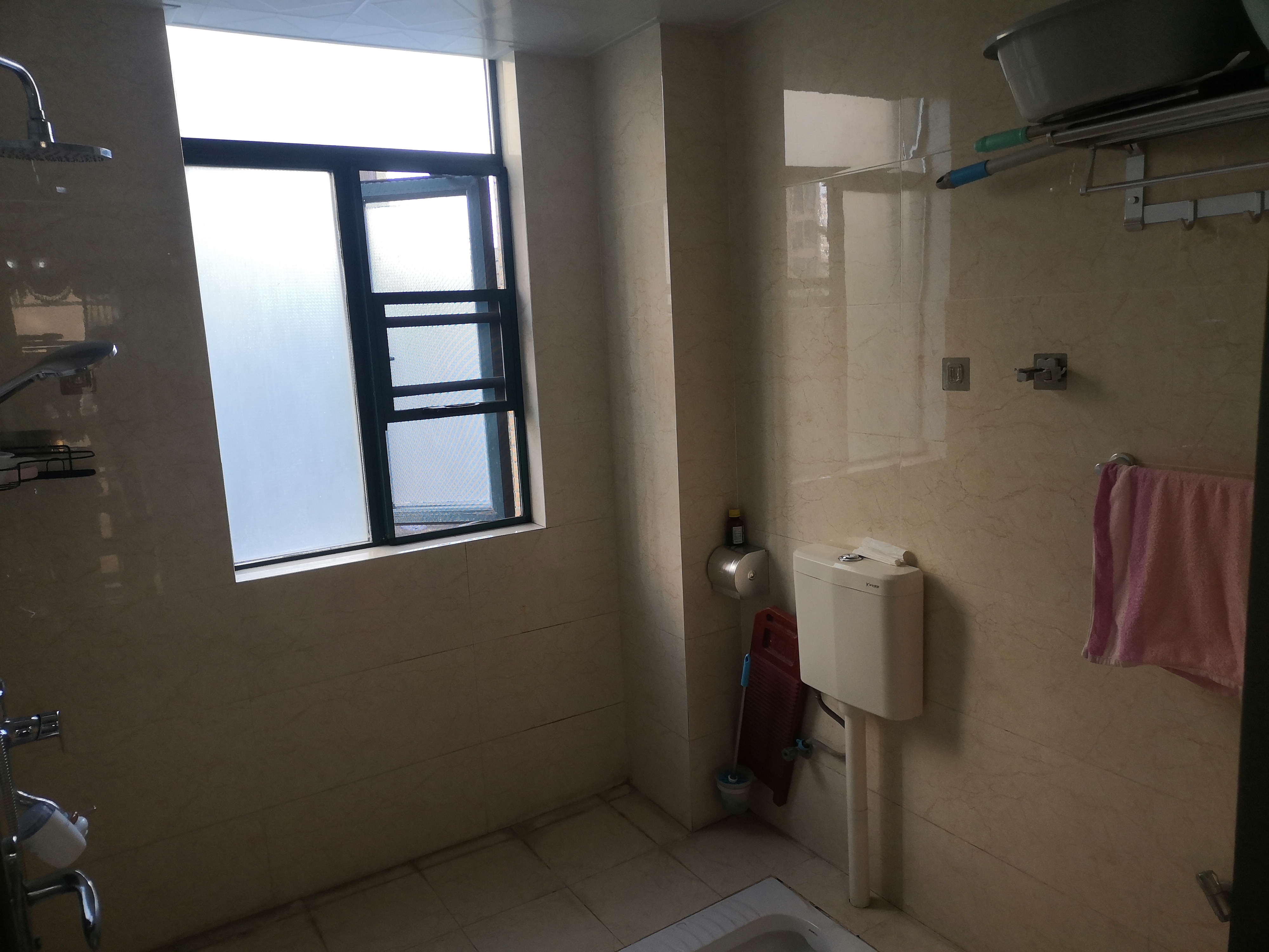 新城一号精装大三房三楼带个侠好大滴阳台