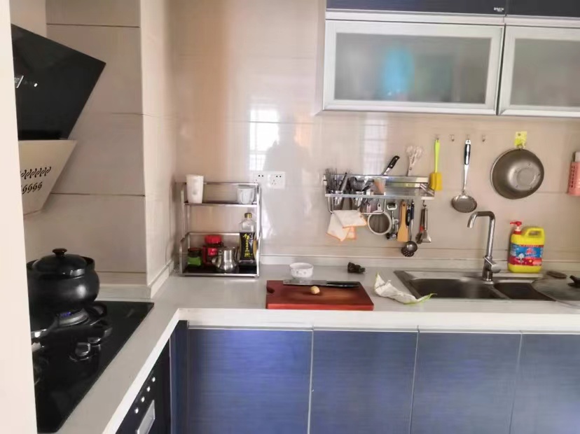 和合国际一期精装大两房小区管理不错