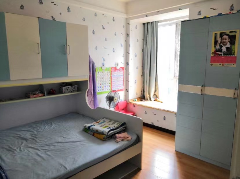 和合国际一期精装大两房小区管理不错