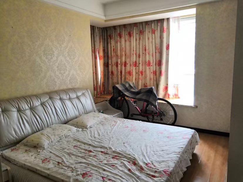 和合国际一期精装大两房小区管理不错