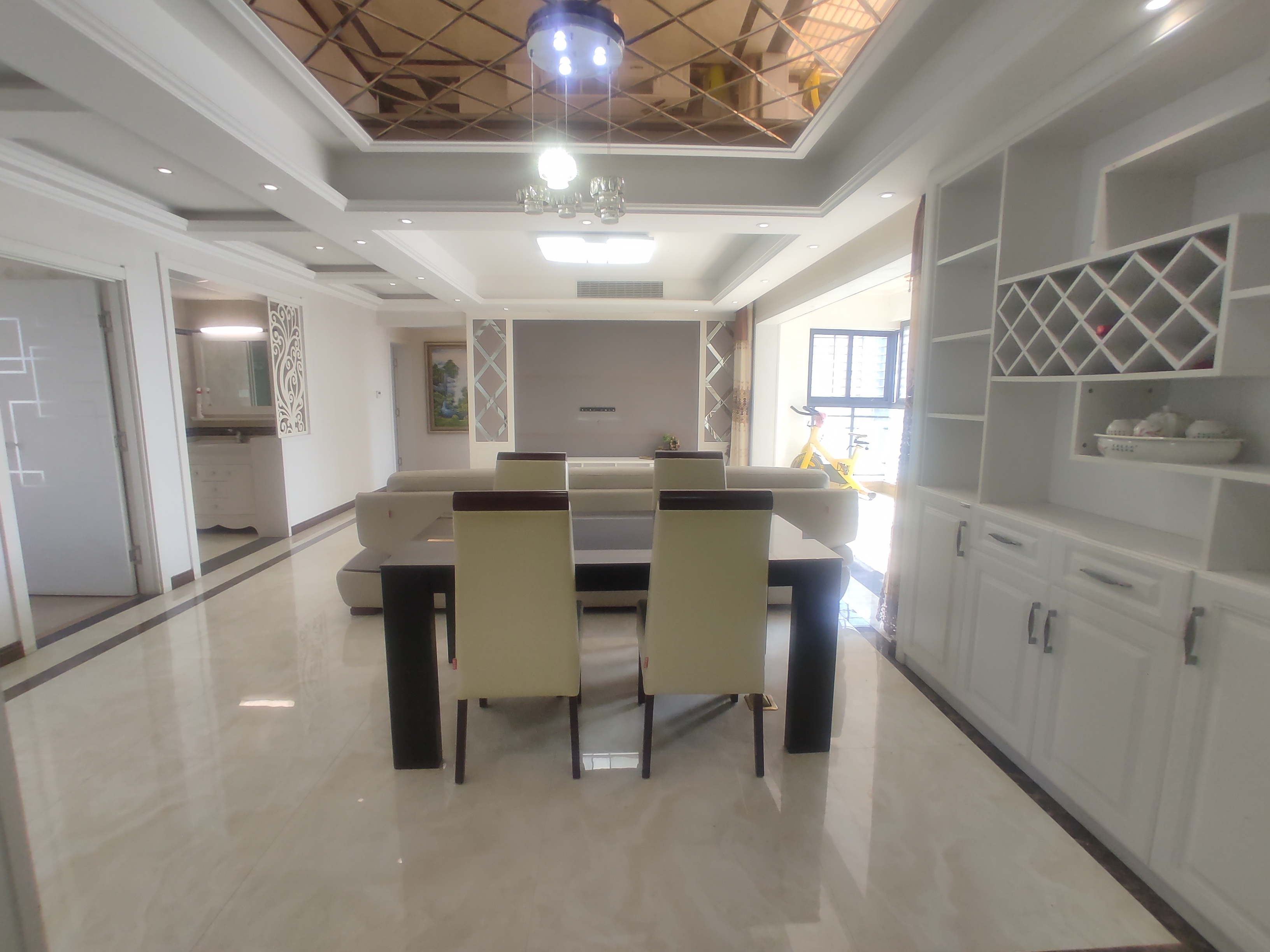 福星城.精装三房两卫送路户花园.证件满二.看房方便