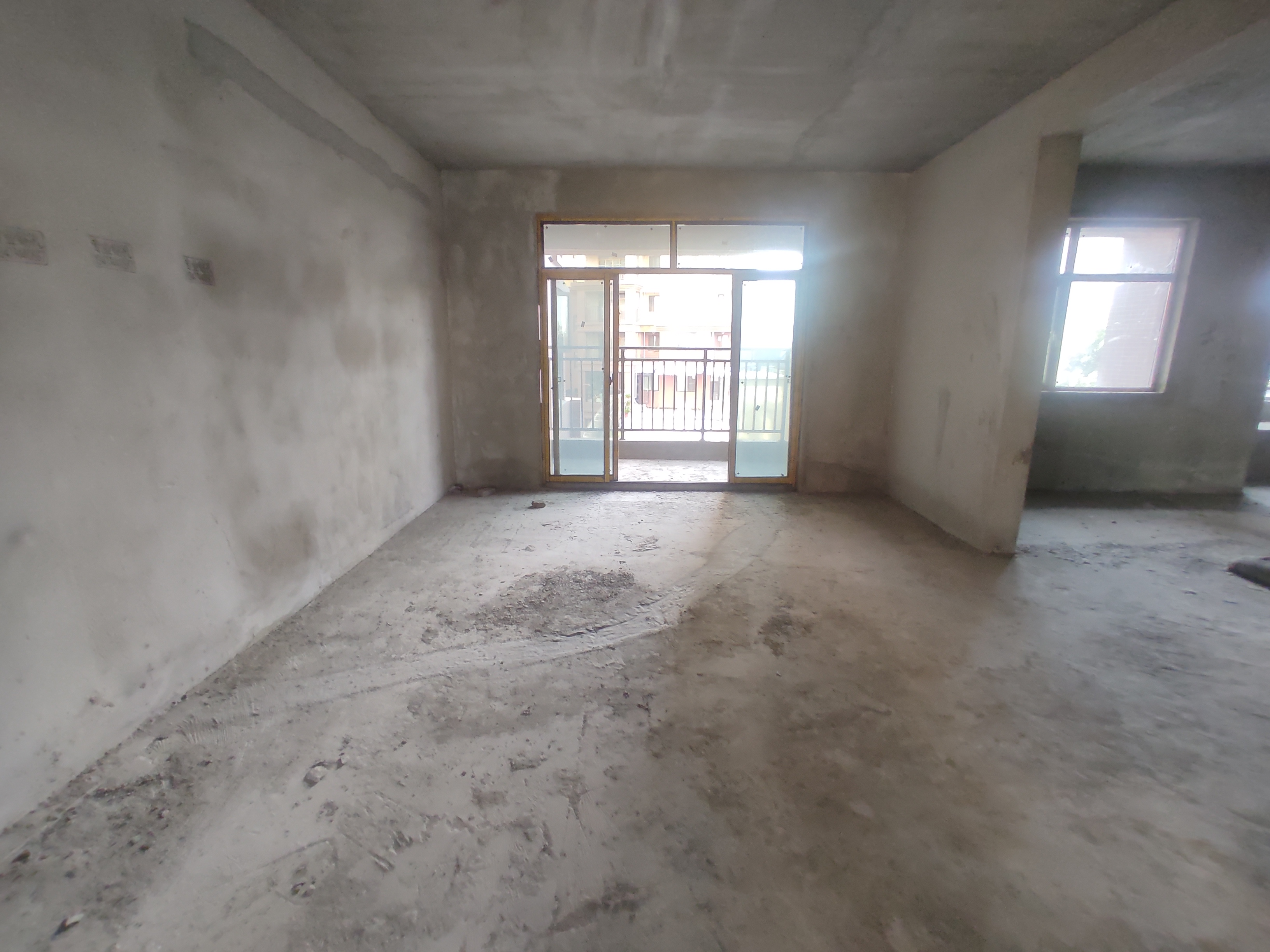 领秀城.人车分流小区.环境好.买房送车位.证件满二.看房方便