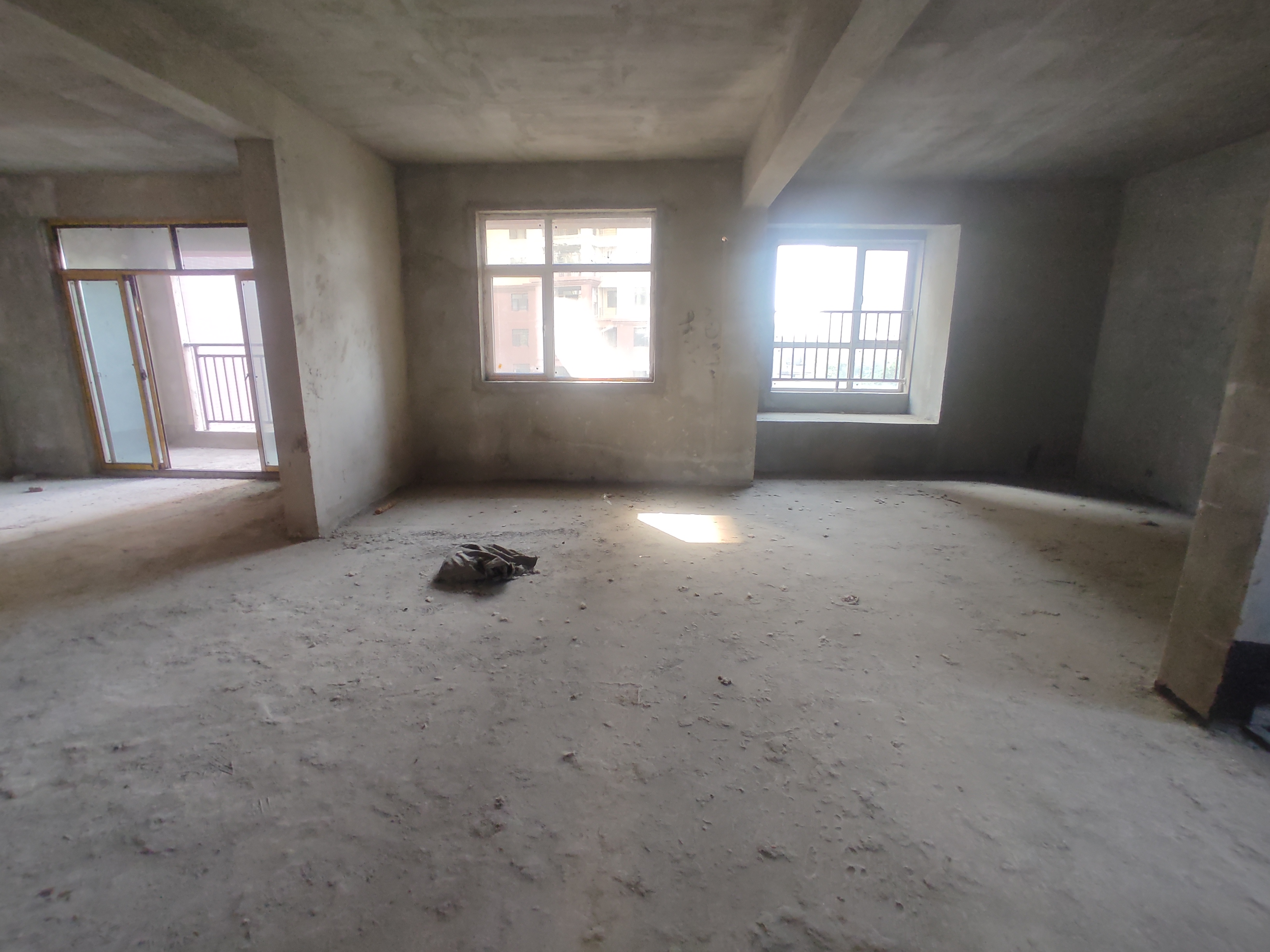 领秀城.人车分流小区.环境好.买房送车位.证件满二.看房方便