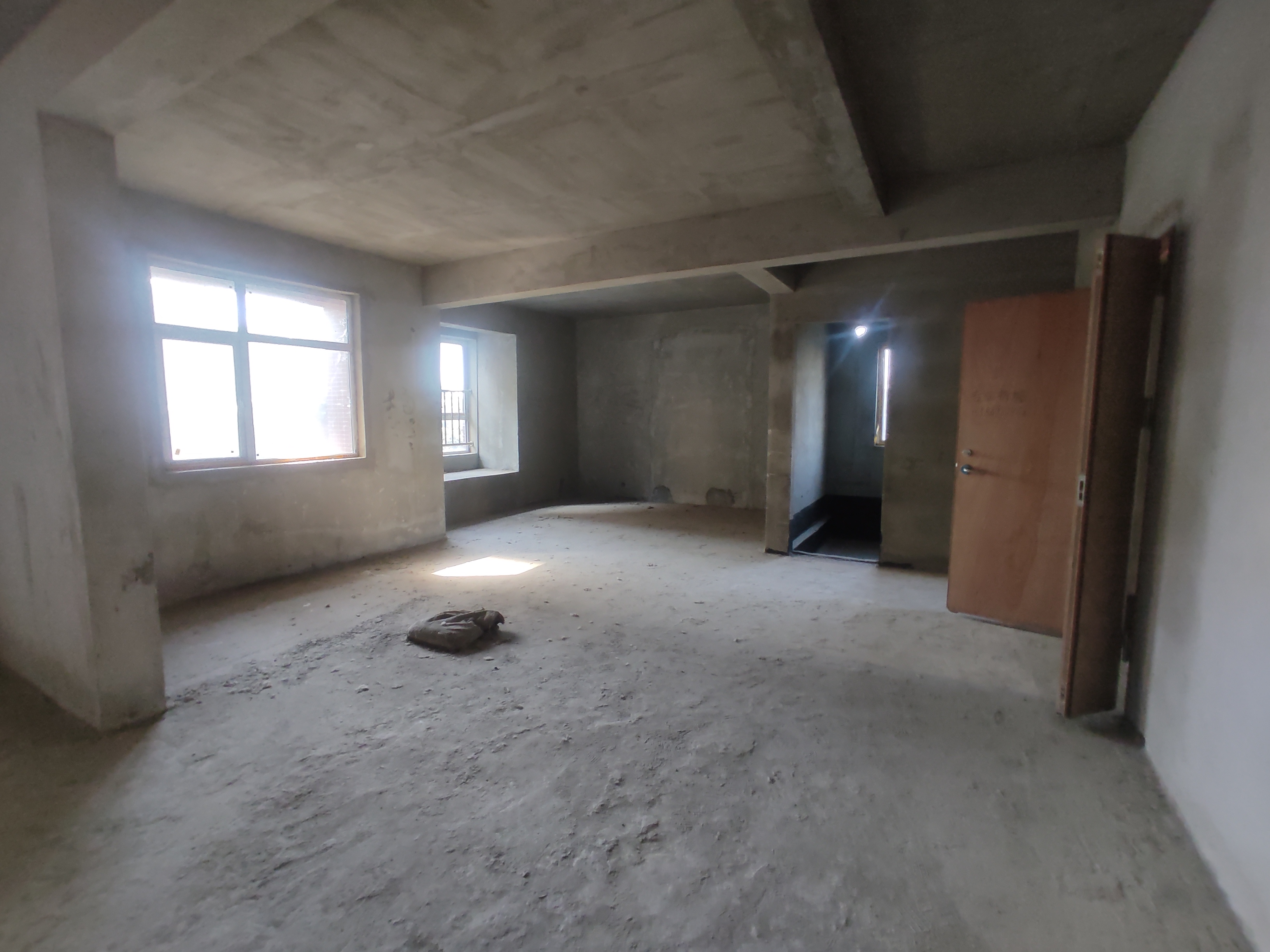 领秀城.人车分流小区.环境好.买房送车位.证件满二.看房方便