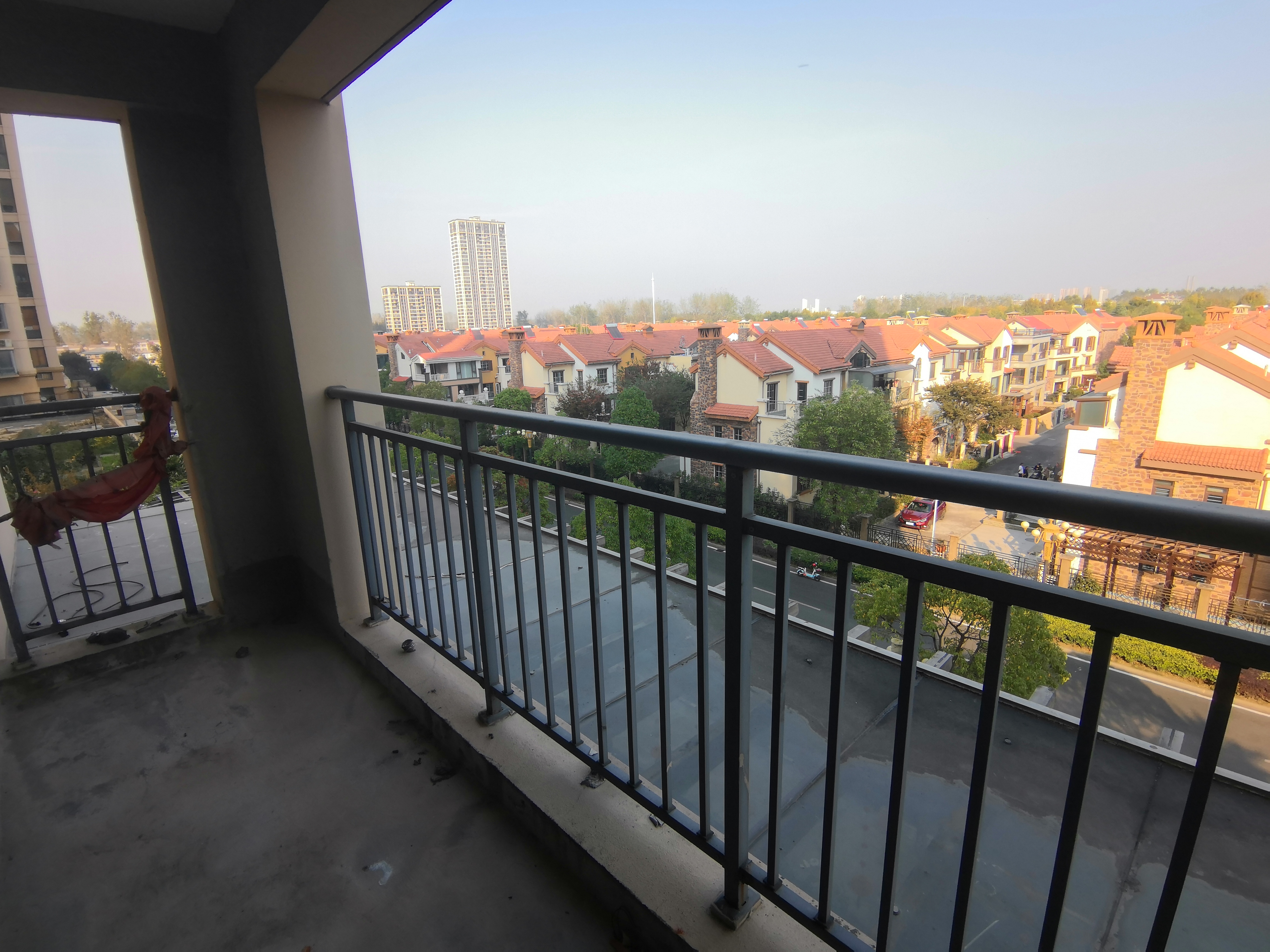 上林仙苑边户大三房看房方便门口偌大的地方，白送