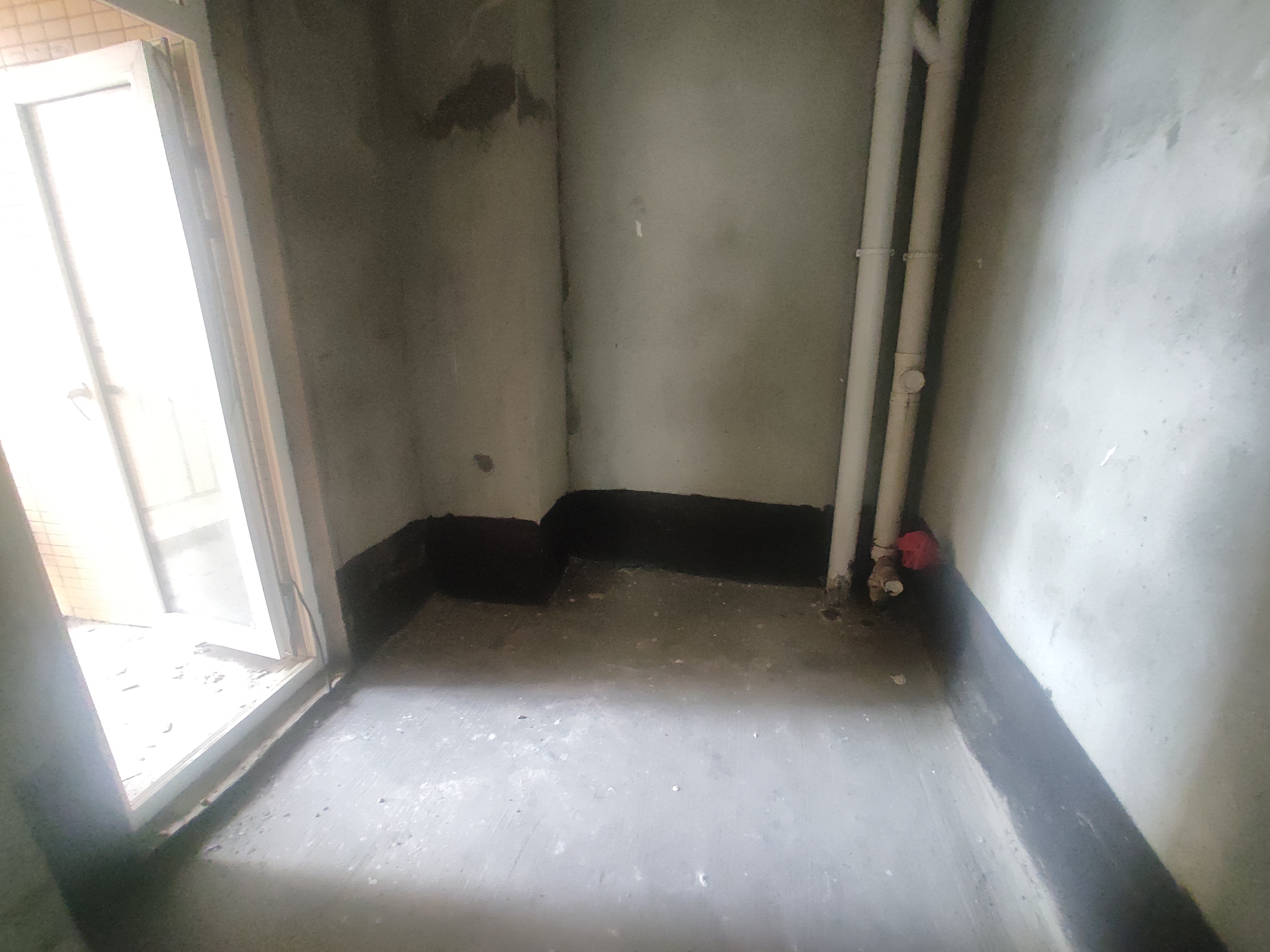 森林国际.毛坯三房.中间楼层.电梯湖景房.看房有钥匙